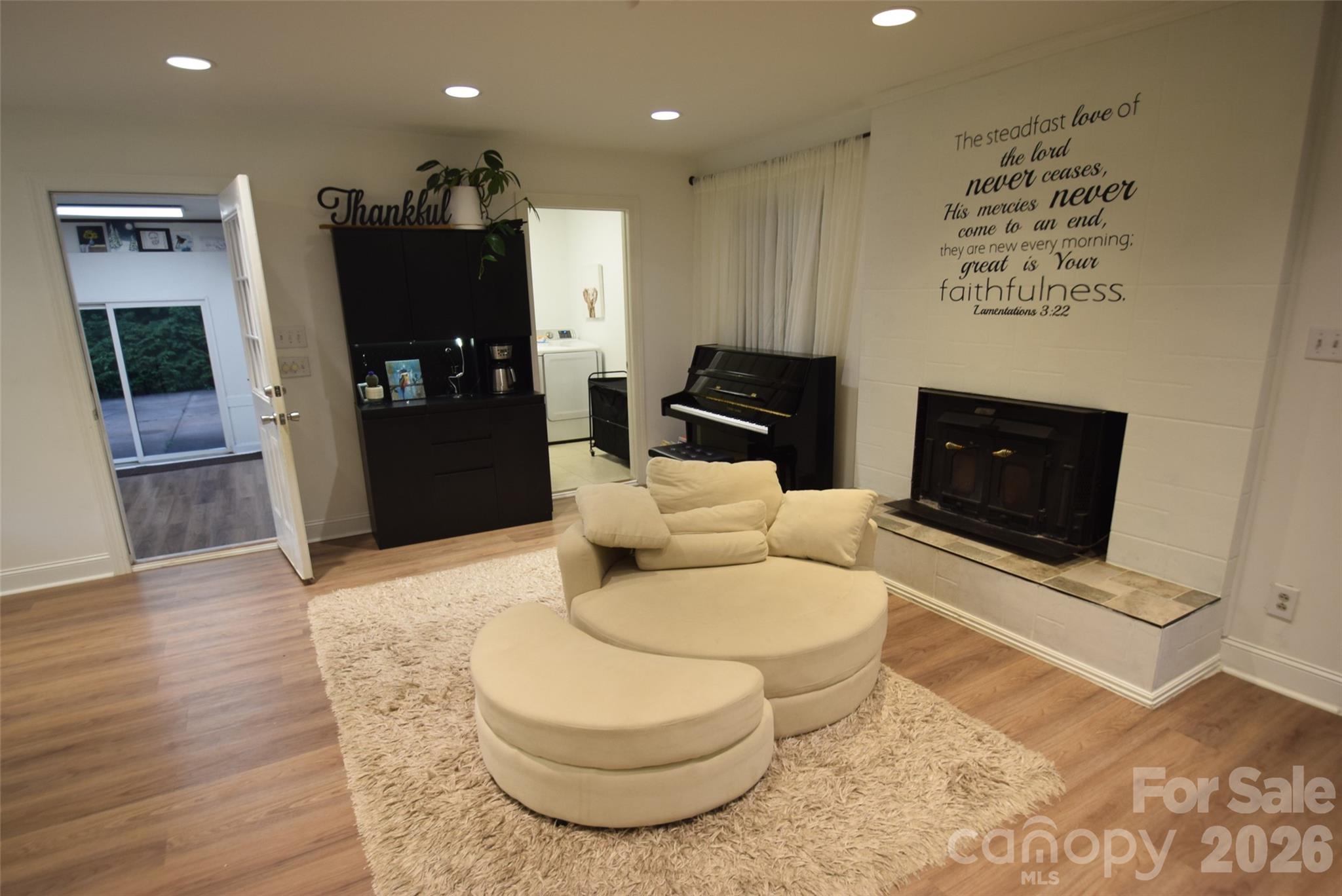 Single Family Residence at 8202 Lawyers Road, Mint Hill, photo 3 of 20