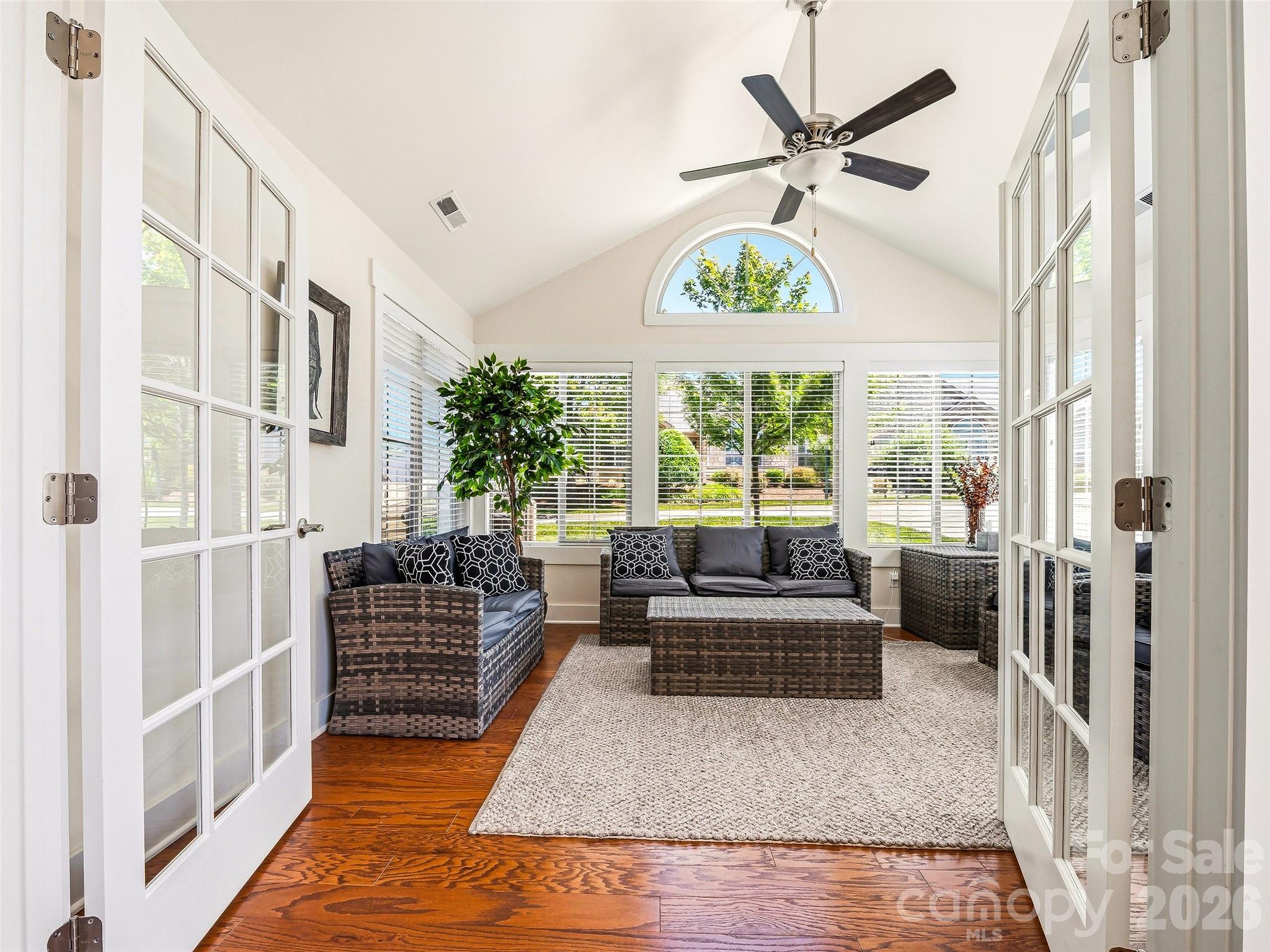 Sun Room - 39 Braeburn Way, Flat Rock