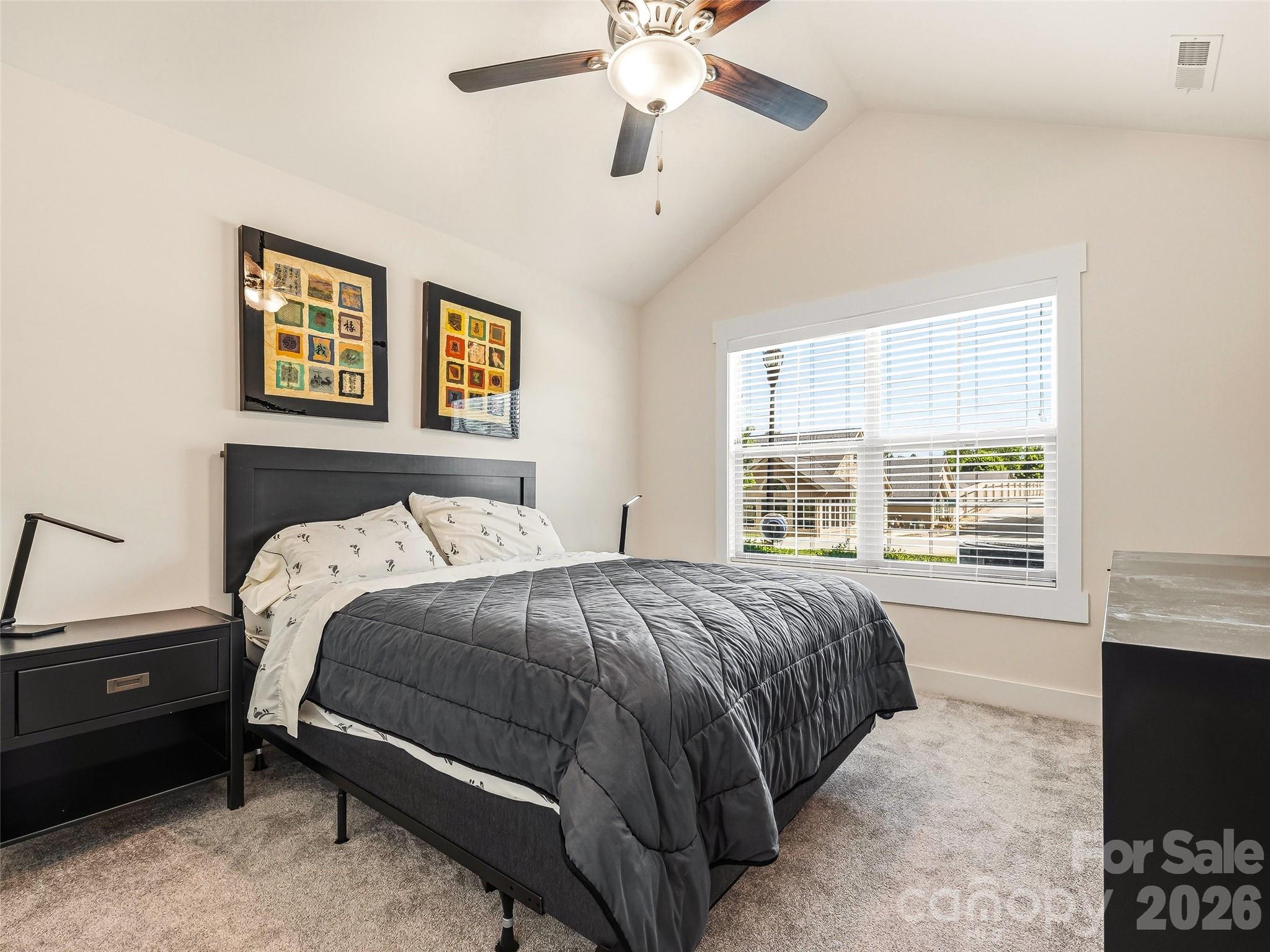 Guest Bedroom - 39 Braeburn Way, Flat Rock