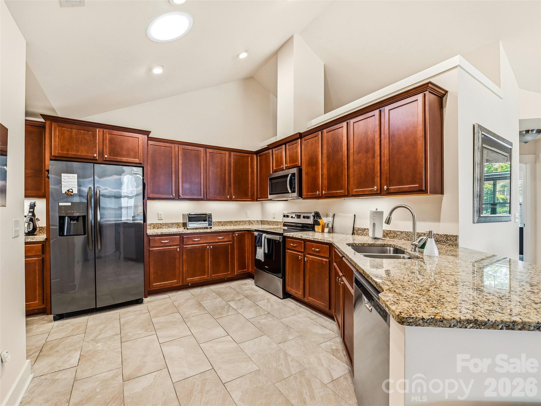 Bright and Airy Kitchen - 39 Braeburn Way, Flat Rock