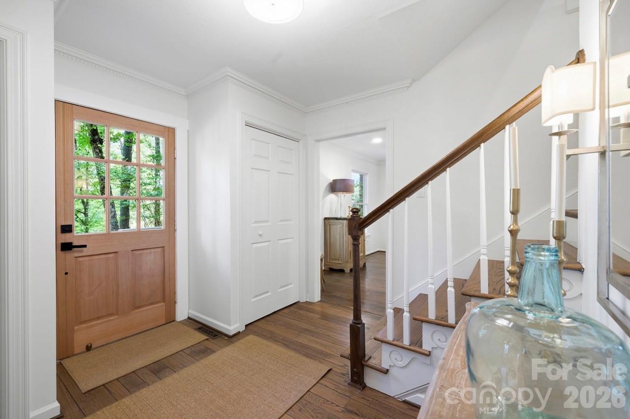 Single Family Residence at 212 Estate Drive, Hendersonville, photo 7 of 41