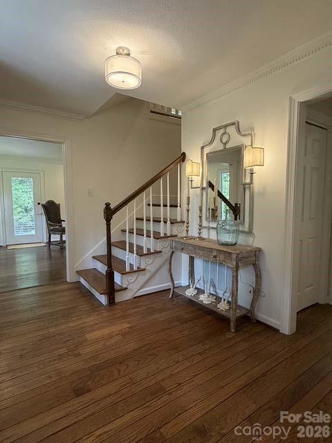 Single Family Residence at 212 Estate Drive, Hendersonville, photo 8 of 41
