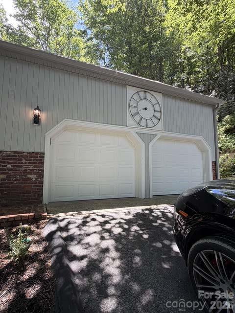 Single Family Residence at 212 Estate Drive, Hendersonville, photo 38 of 41