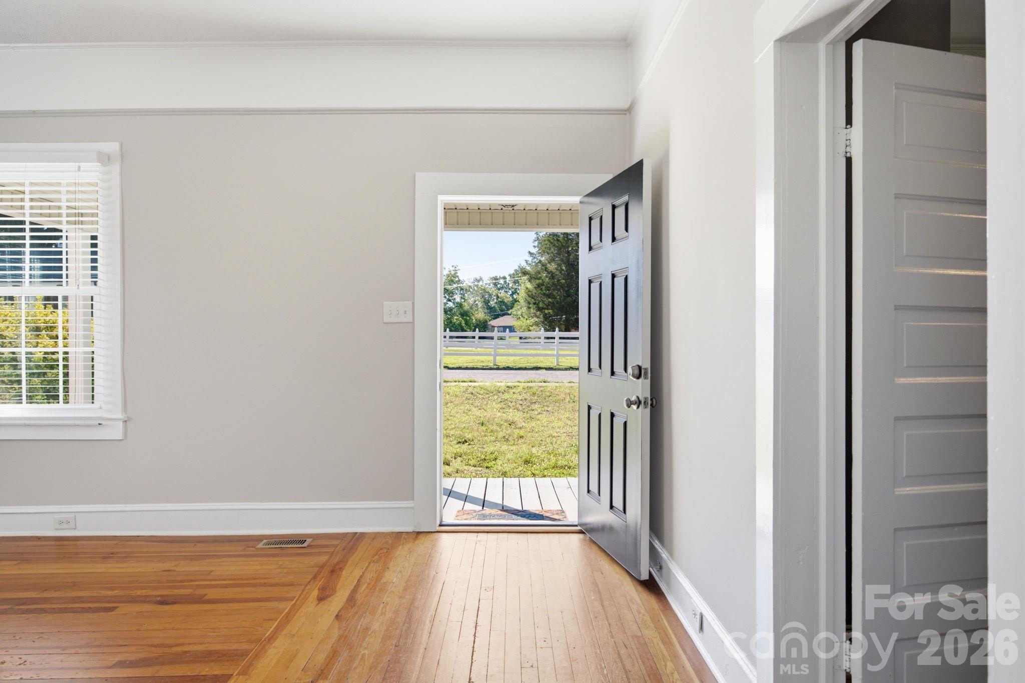 Single Family Residence at 306 York Avenue, Kannapolis, photo 9 of 39