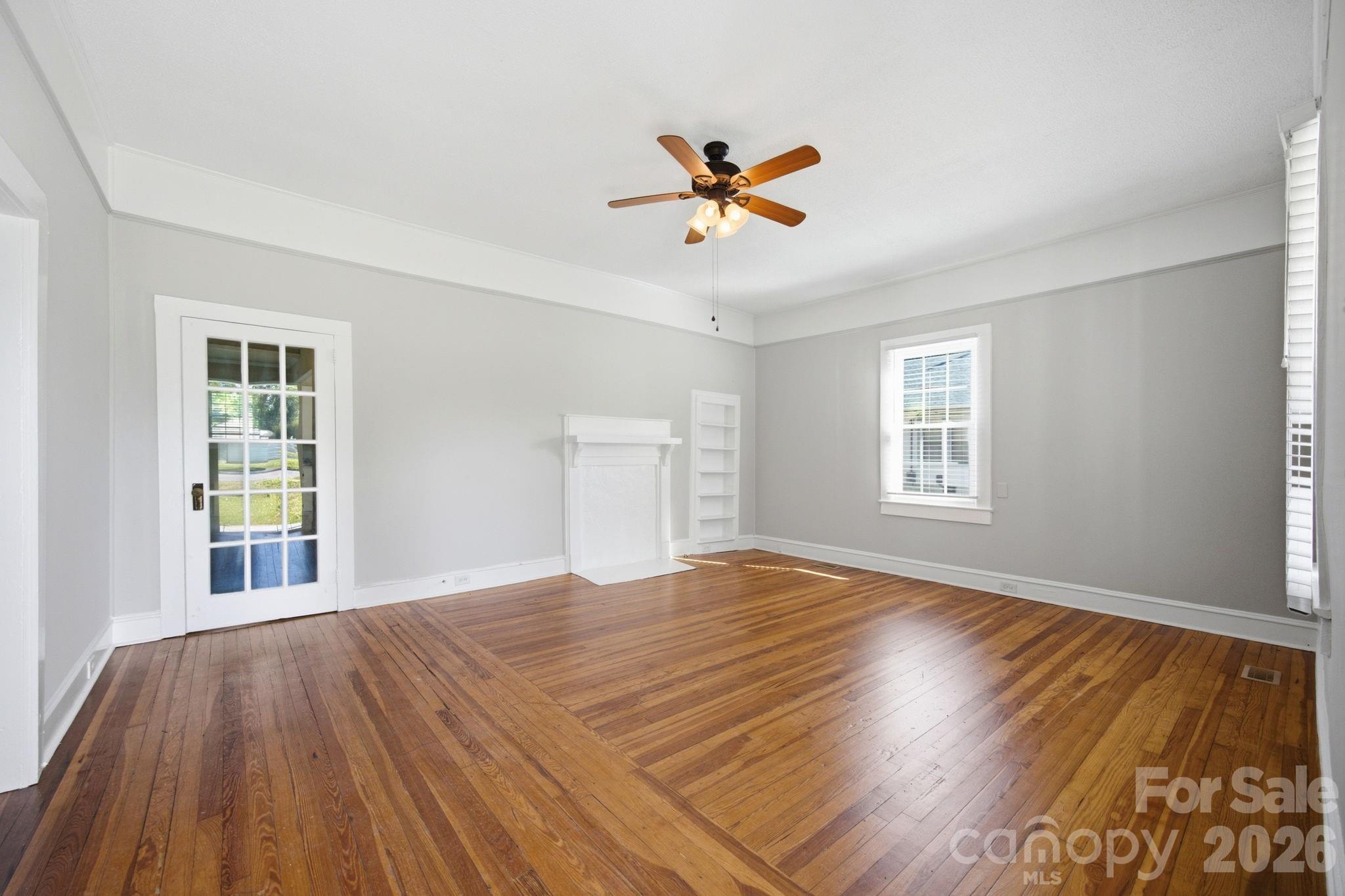 Single Family Residence at 306 York Avenue, Kannapolis, photo 2 of 39