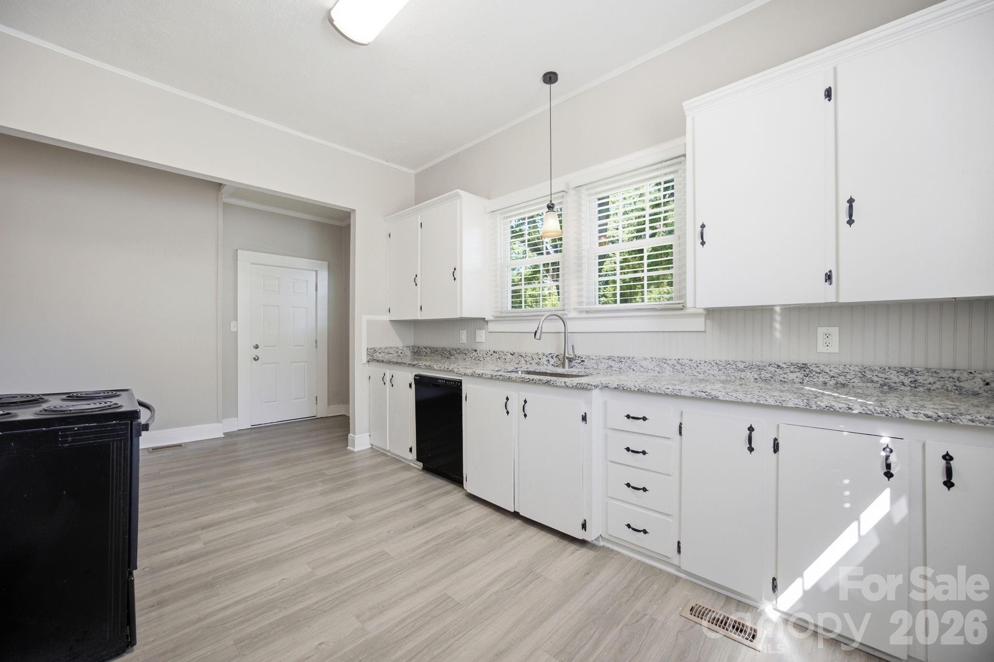 Single Family Residence at 306 York Avenue, Kannapolis, photo 14 of 39