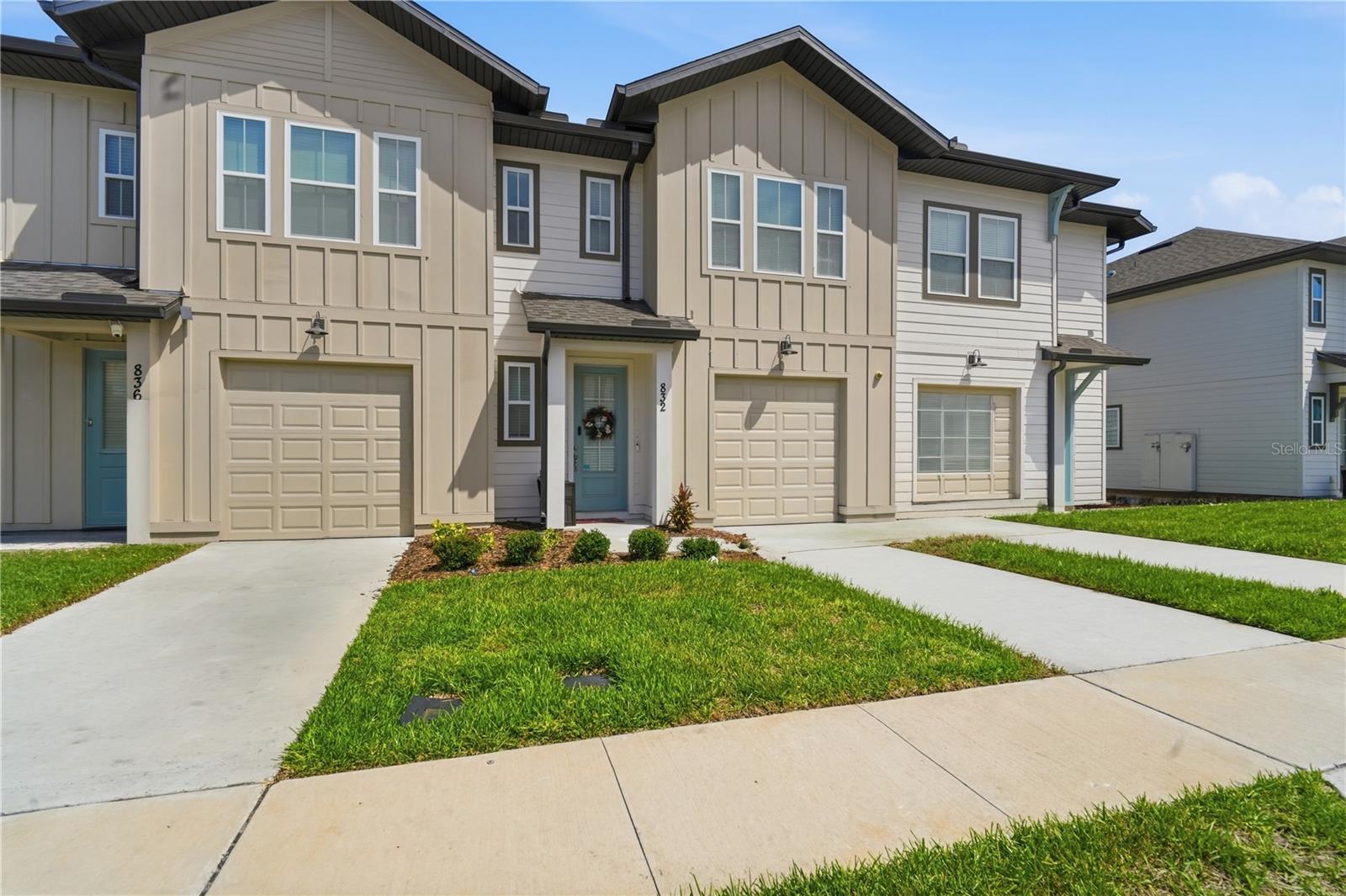 Townhouse at 832 LONGBOAT DR, DAVENPORT, photo 3 of 51
