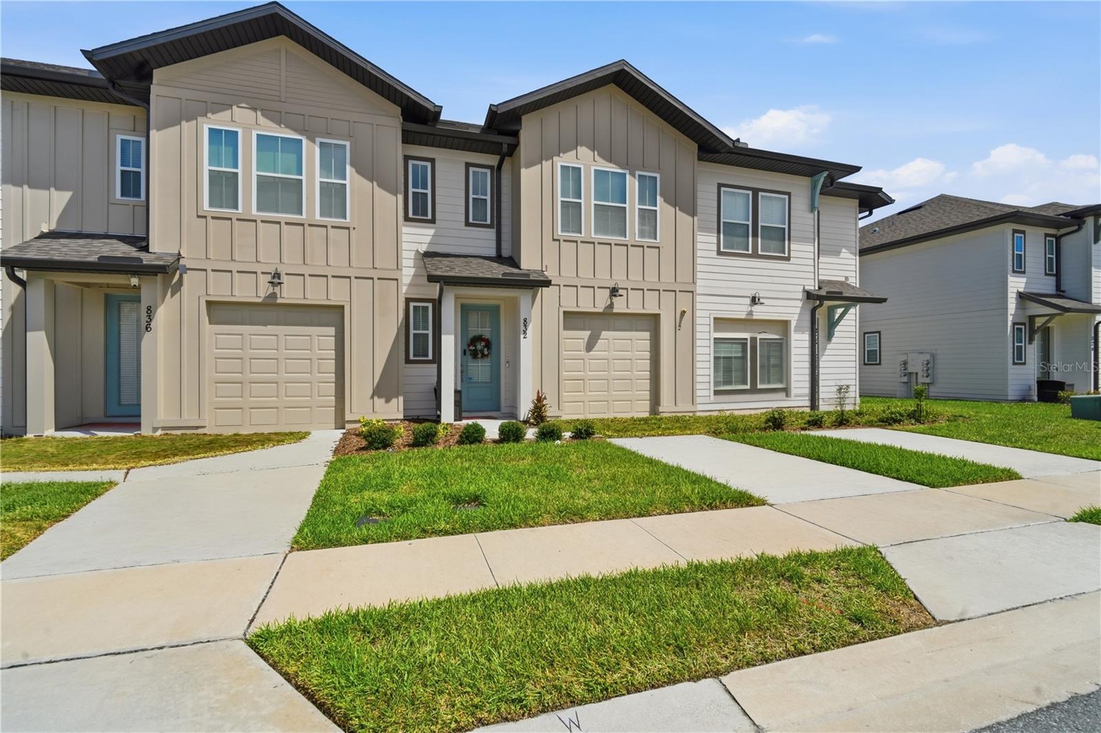 Townhouse at 832 LONGBOAT DR, DAVENPORT, photo 5 of 51
