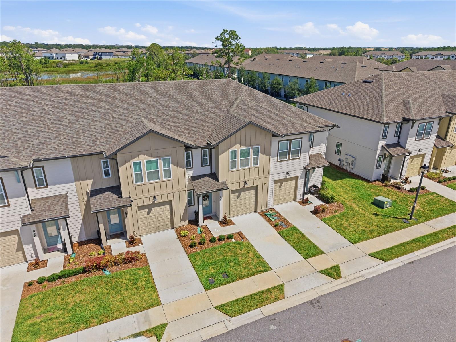 Townhouse at 832 LONGBOAT DR, DAVENPORT, photo 7 of 51