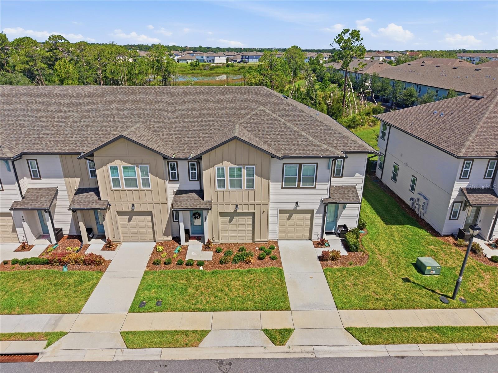 Townhouse at 832 LONGBOAT DR, DAVENPORT, photo 8 of 51
