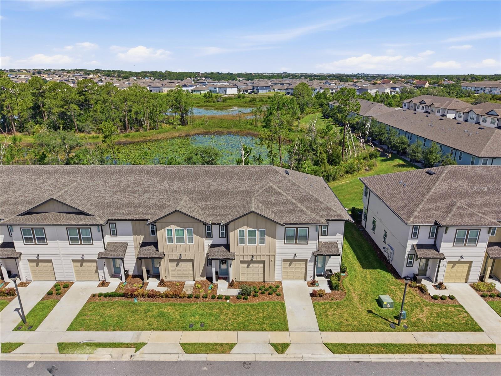 Townhouse at 832 LONGBOAT DR, DAVENPORT, photo 12 of 51