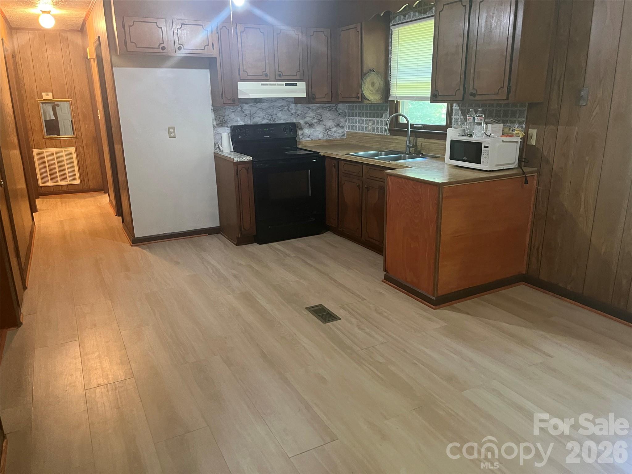 Single Family Residence at 2919 Shell Avenue, Valdese, photo 6 of 21