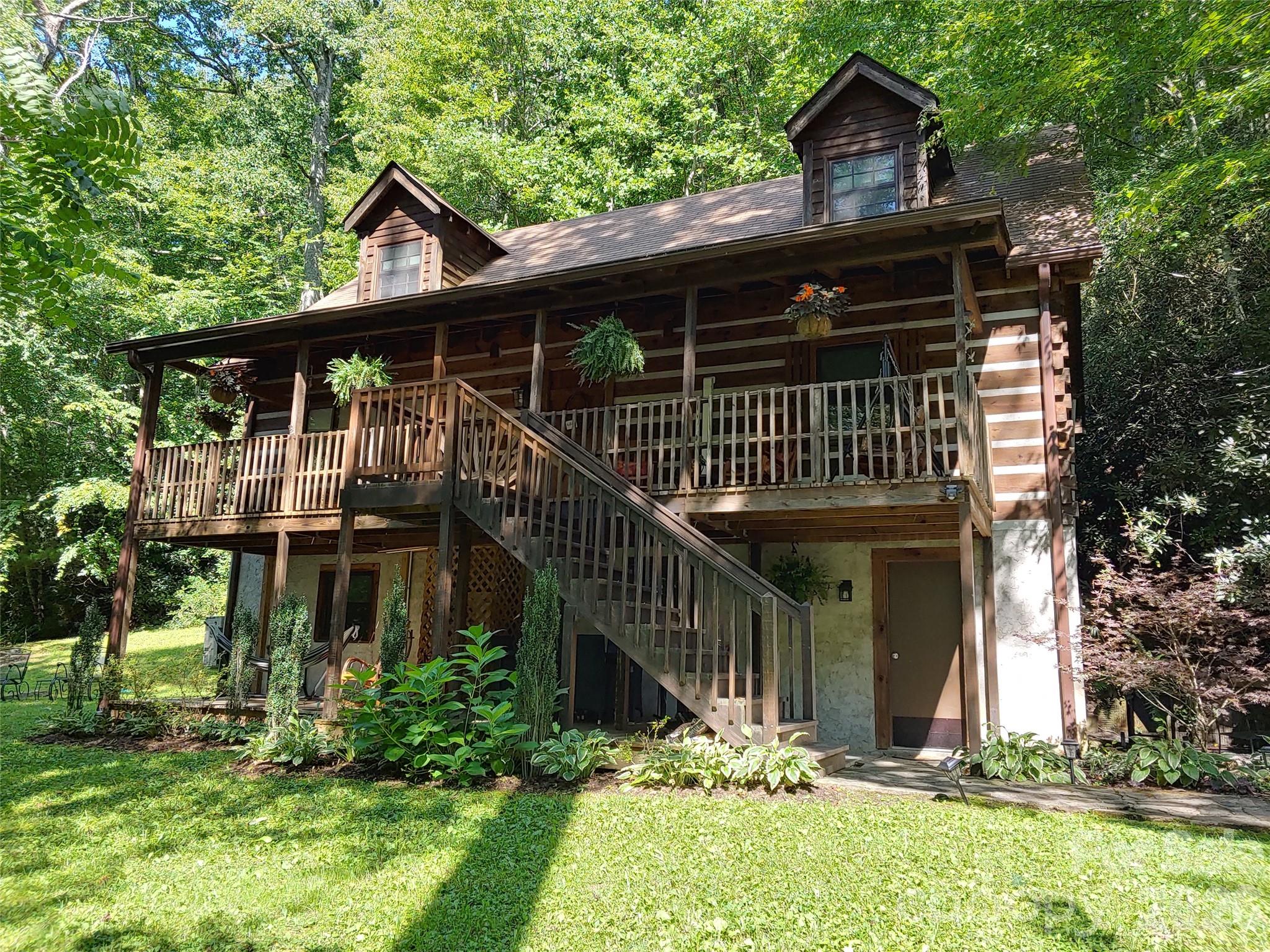 Single Family Residence at 48 Buck Ridge Road, Fairview, photo 2 of 40