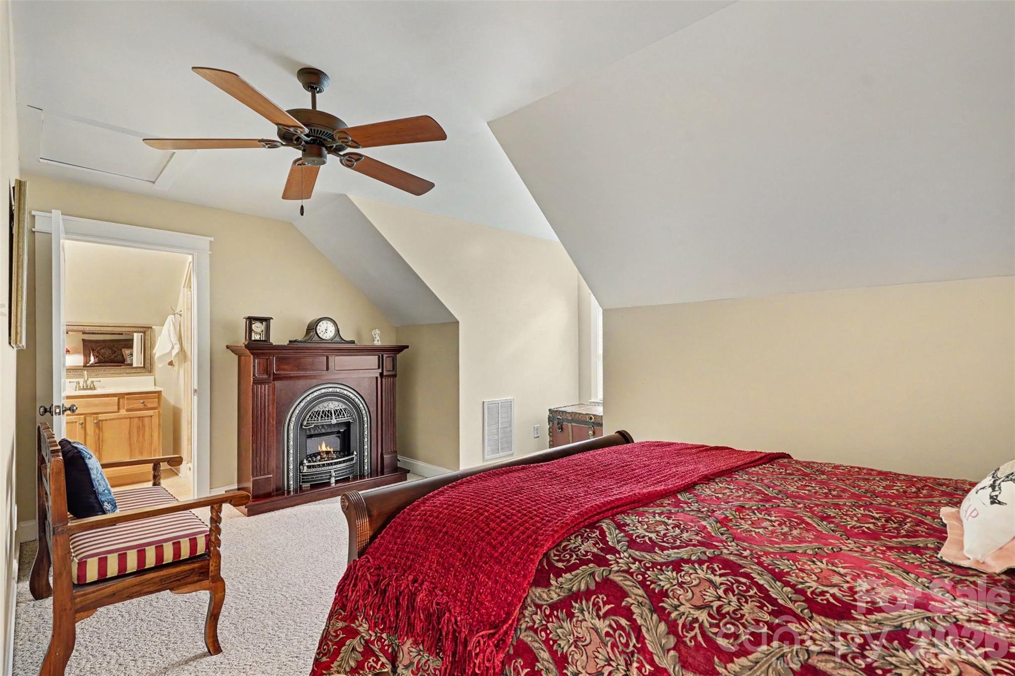 Guest suite on the 3rd level a perfectly private spot for guests - 162 Twin Lakes Drive, Statesville