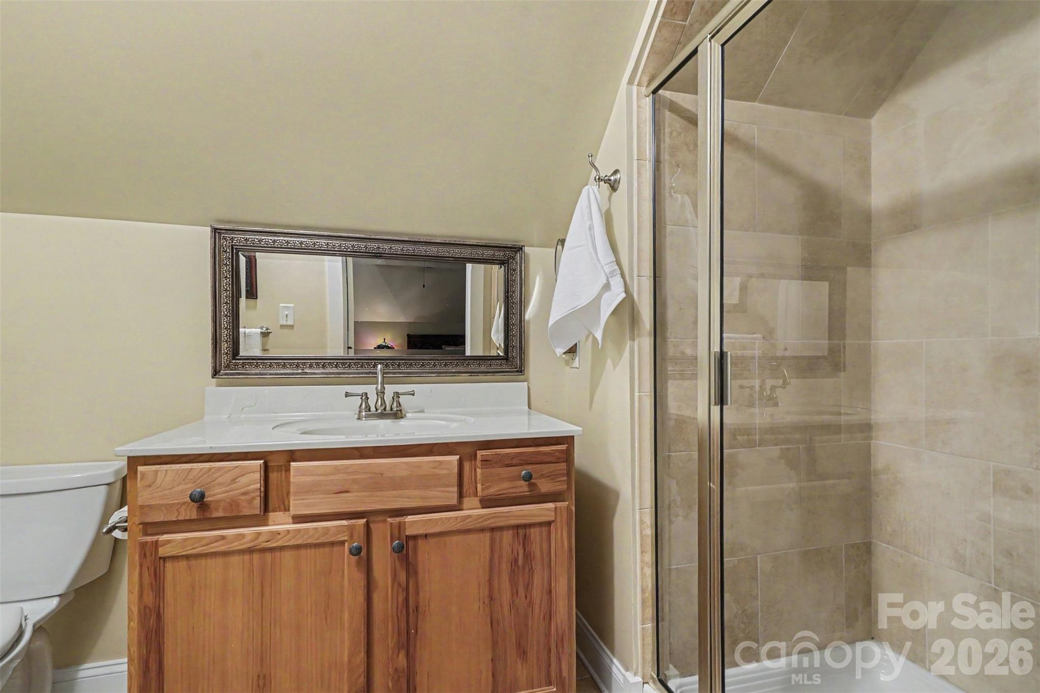 Guest ensuite bathroom - 162 Twin Lakes Drive, Statesville