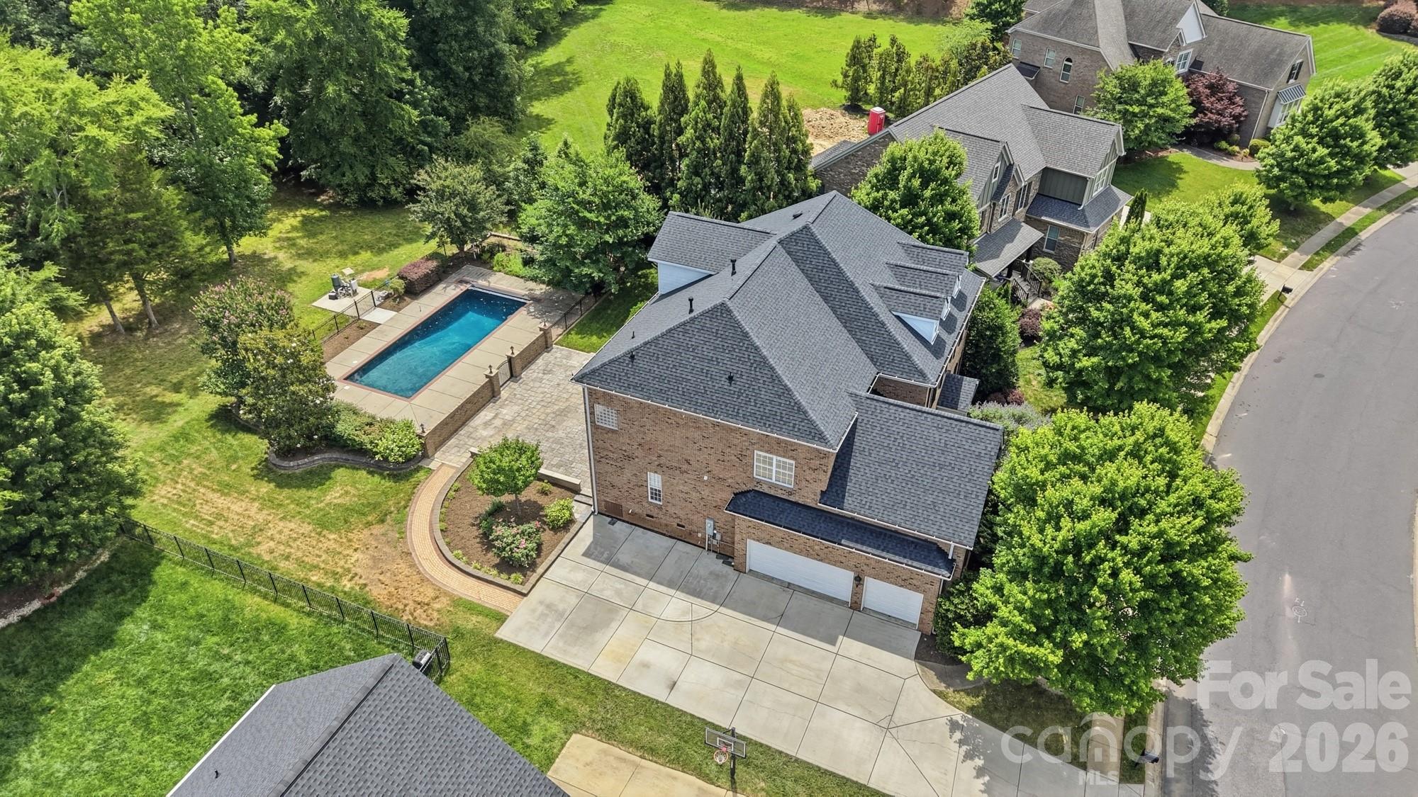 3 car garage - 507 Five Leaf Lane, Waxhaw