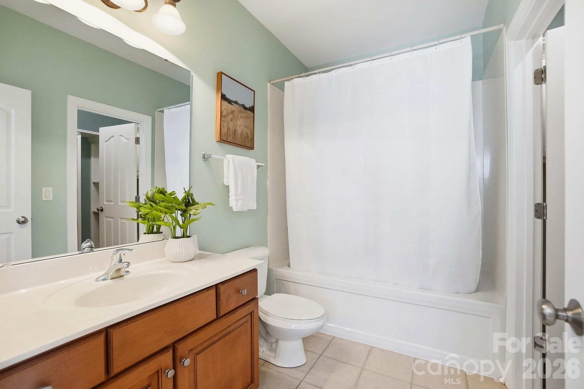 Main floor dedicated full bath - 507 Five Leaf Lane, Waxhaw