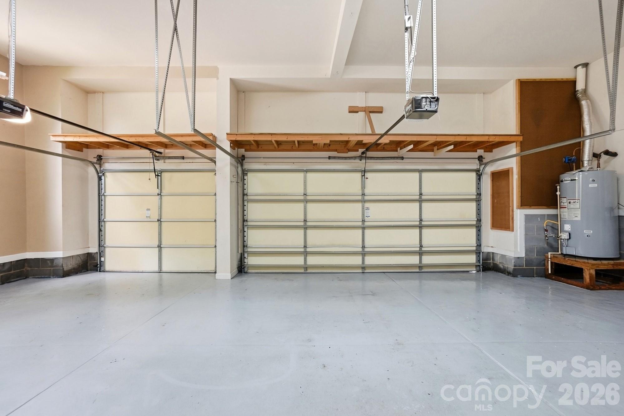 oversized 3 car garage - 507 Five Leaf Lane, Waxhaw