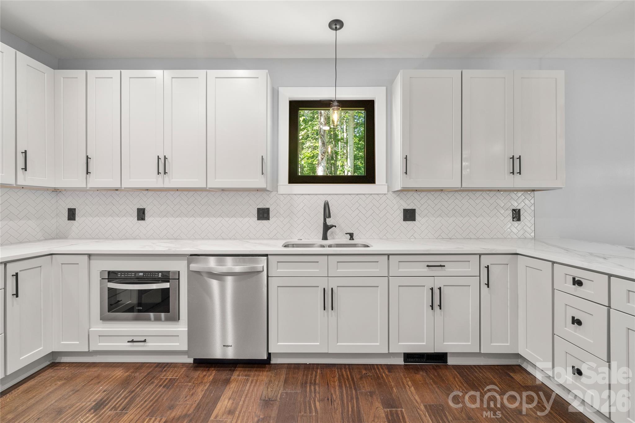 Single Family Residence at 61 Bamboo Trail, Candler, photo 11 of 41