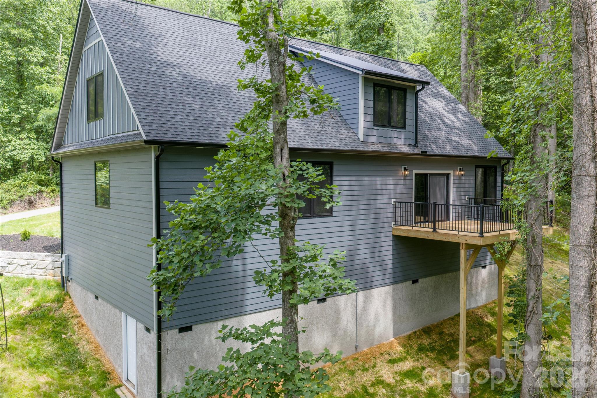 Single Family Residence at 61 Bamboo Trail, Candler, photo 3 of 41