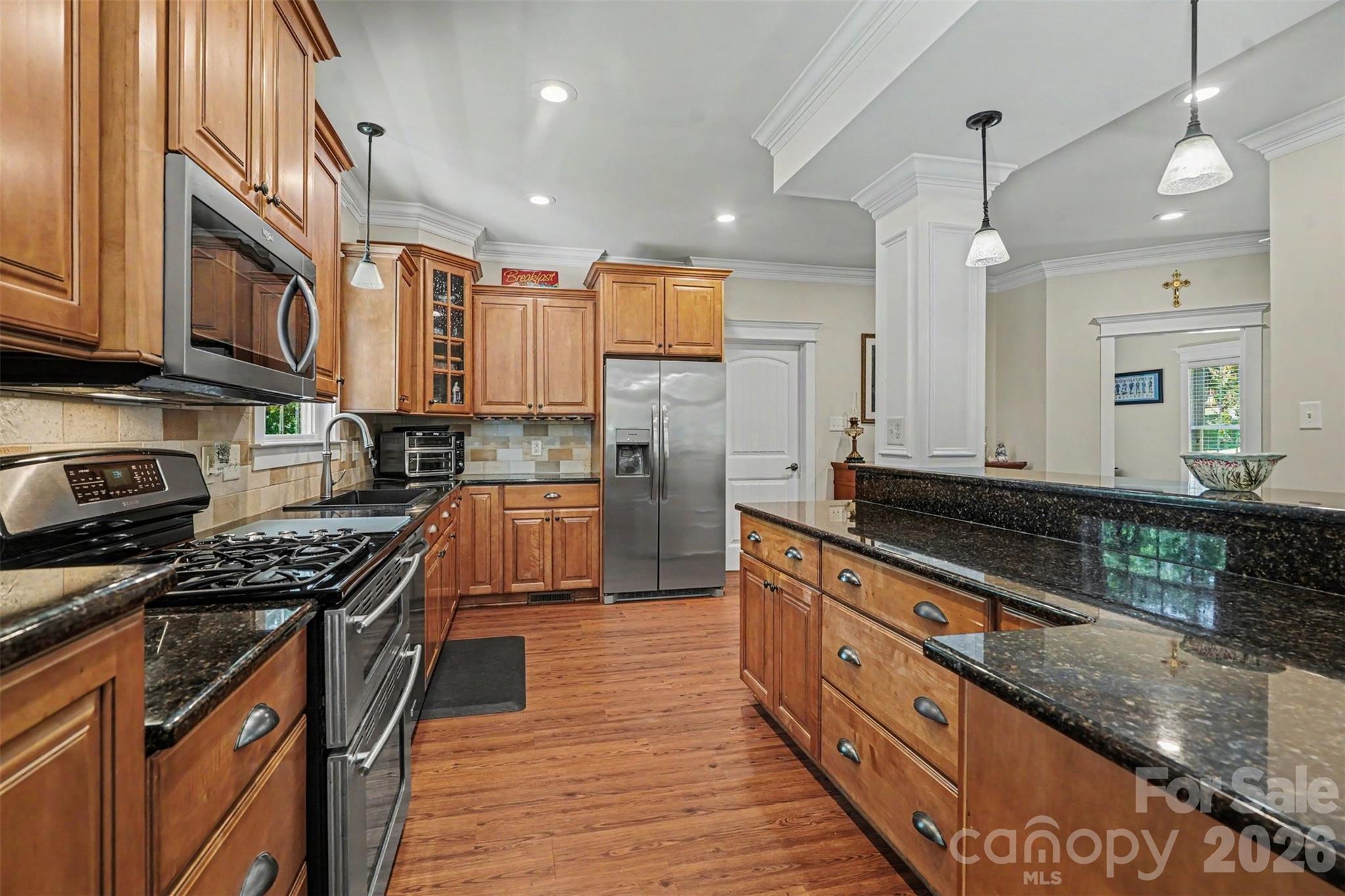 Room for everyone to work - 162 Twin Lakes Drive, Statesville