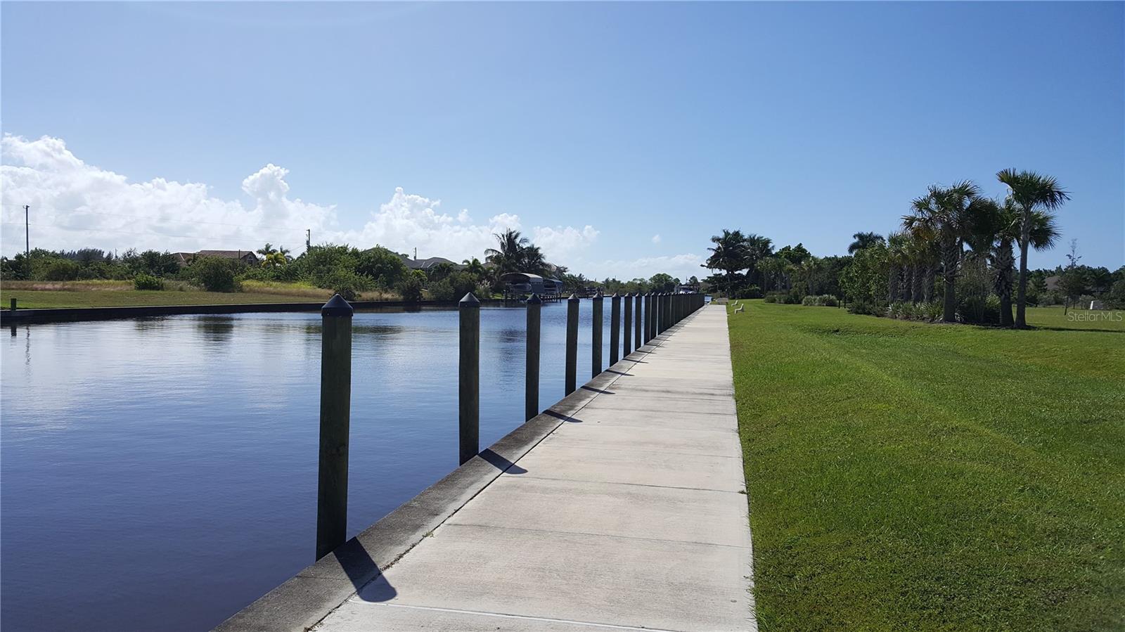 Beautiful Canal, with public dockage - 10022 CALUMET BLVD, PORT CHARLOTTE