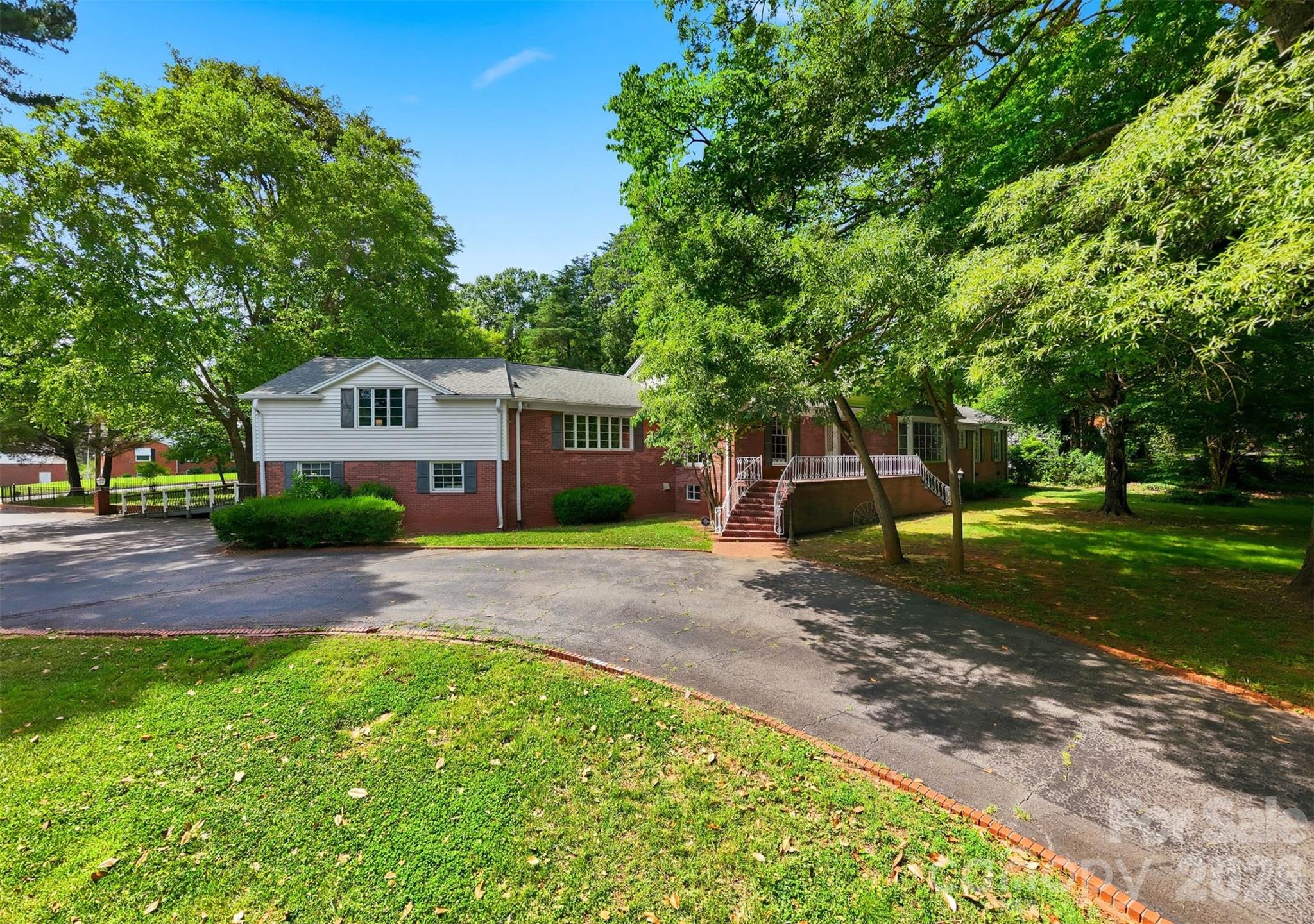 Single Family Residence at 826 S College Avenue, Newton, photo 3 of 46