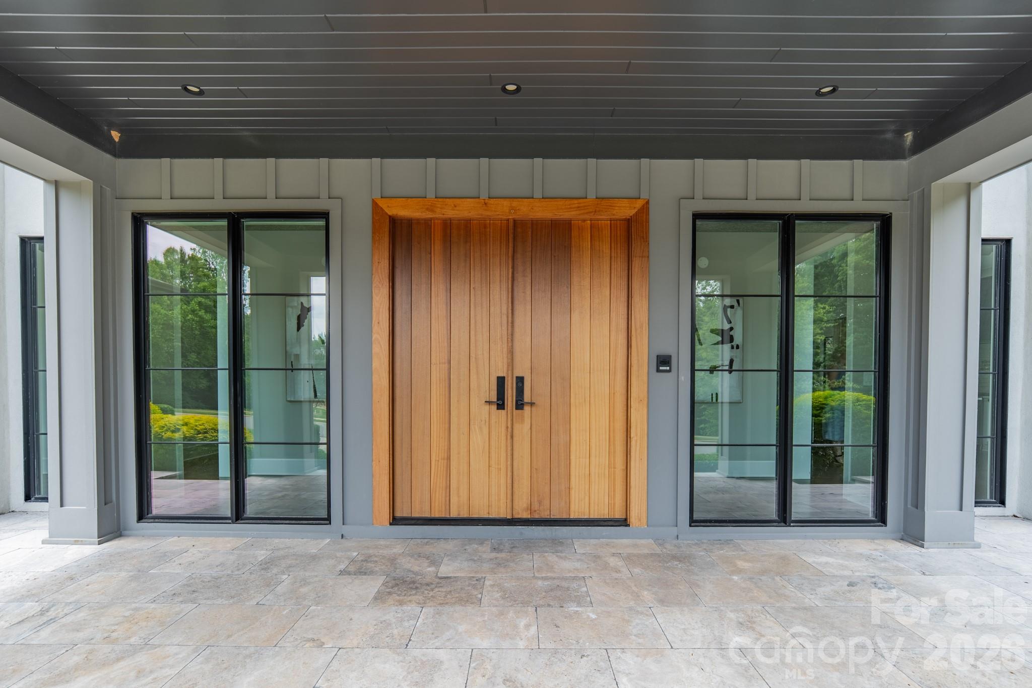 Single Family Residence at 19053 Double Eagle Drive, Cornelius, photo 2 of 45