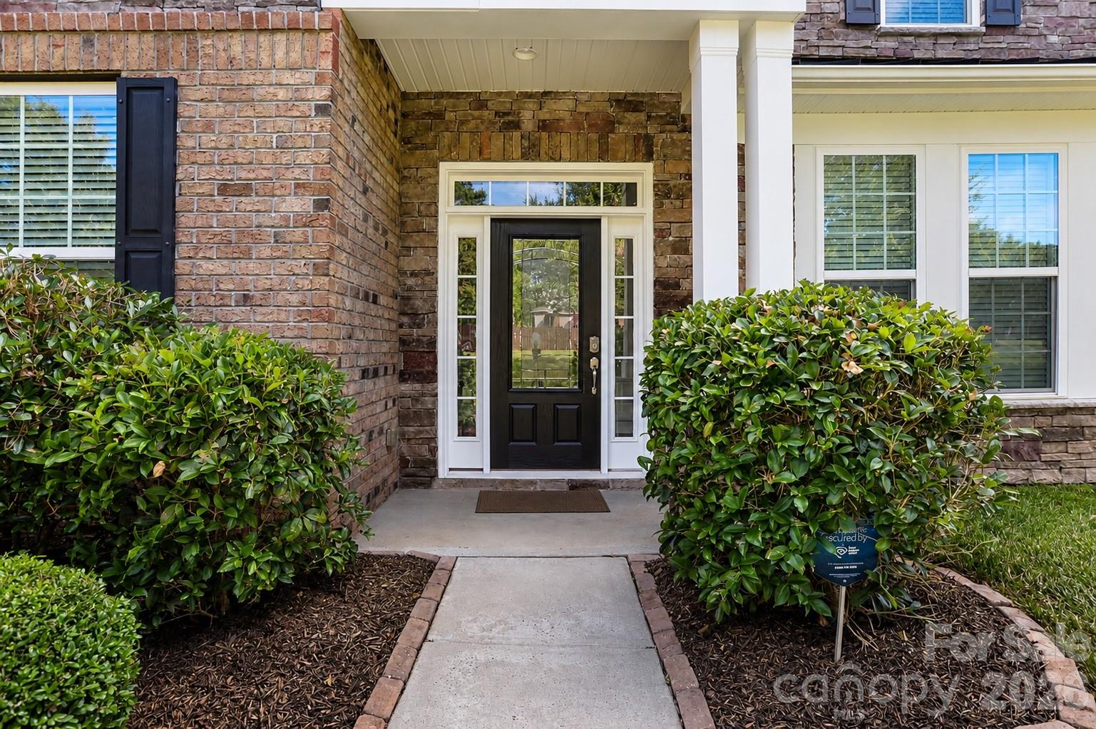 Single Family Residence at 2412 Hamlet Court, Matthews, photo 3 of 48