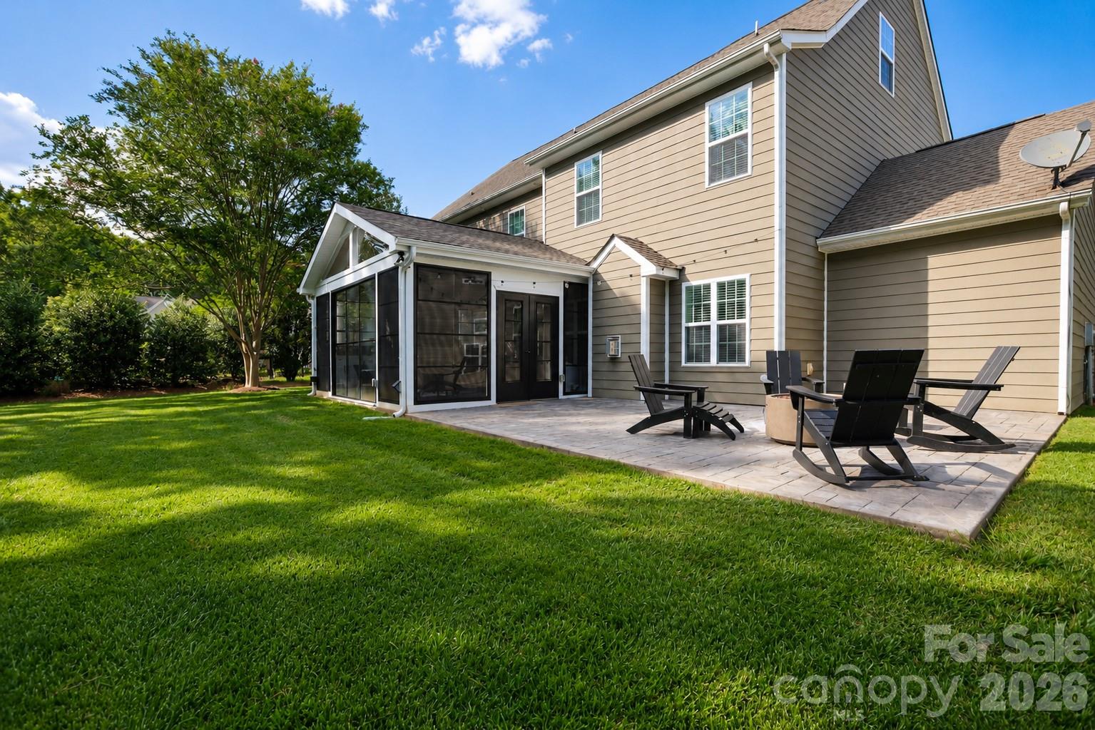 Single Family Residence at 2412 Hamlet Court, Matthews, photo 5 of 48