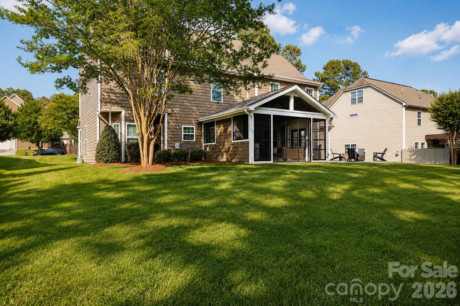 Single Family Residence at 2412 Hamlet Court, Matthews, photo 8 of 48
