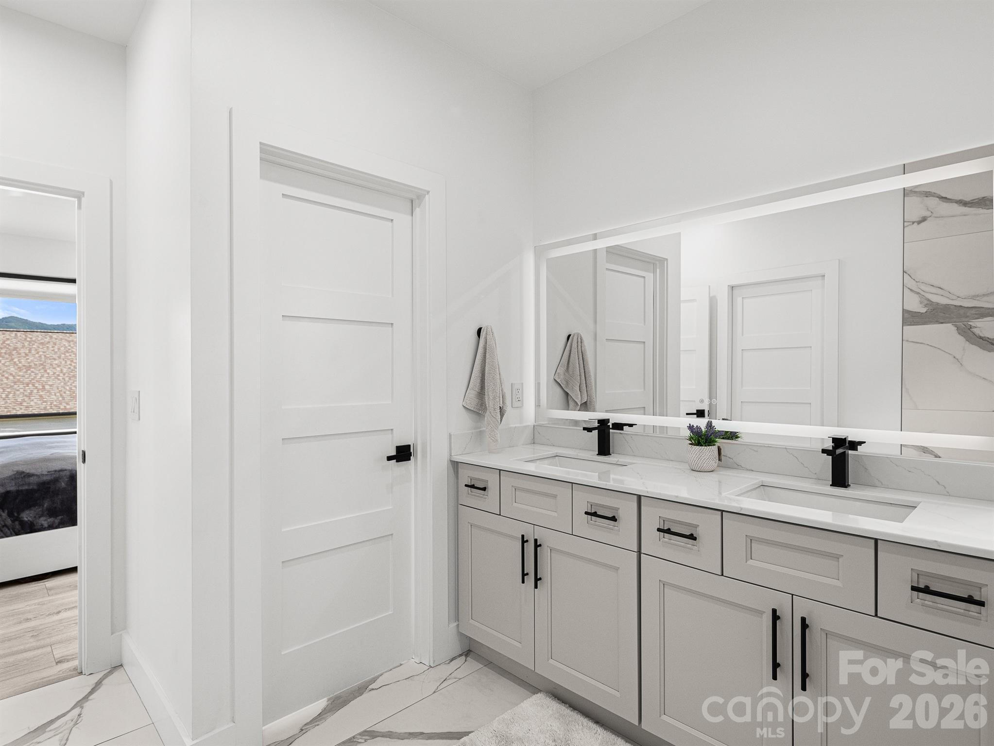 Single Family Residence at 1026 Hillside Ridge Road, Candler, photo 14 of 48