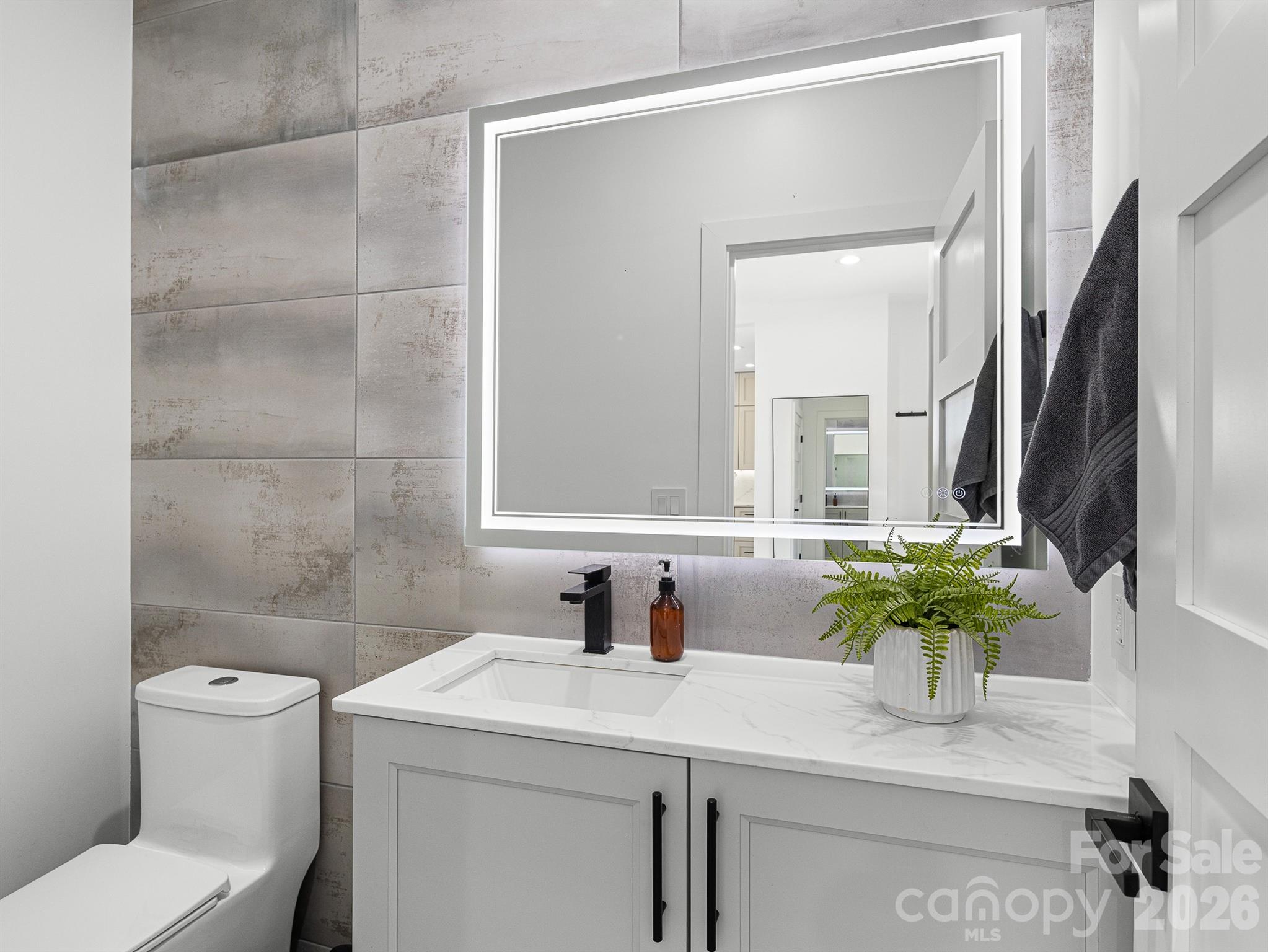 Single Family Residence at 1026 Hillside Ridge Road, Candler, photo 20 of 48