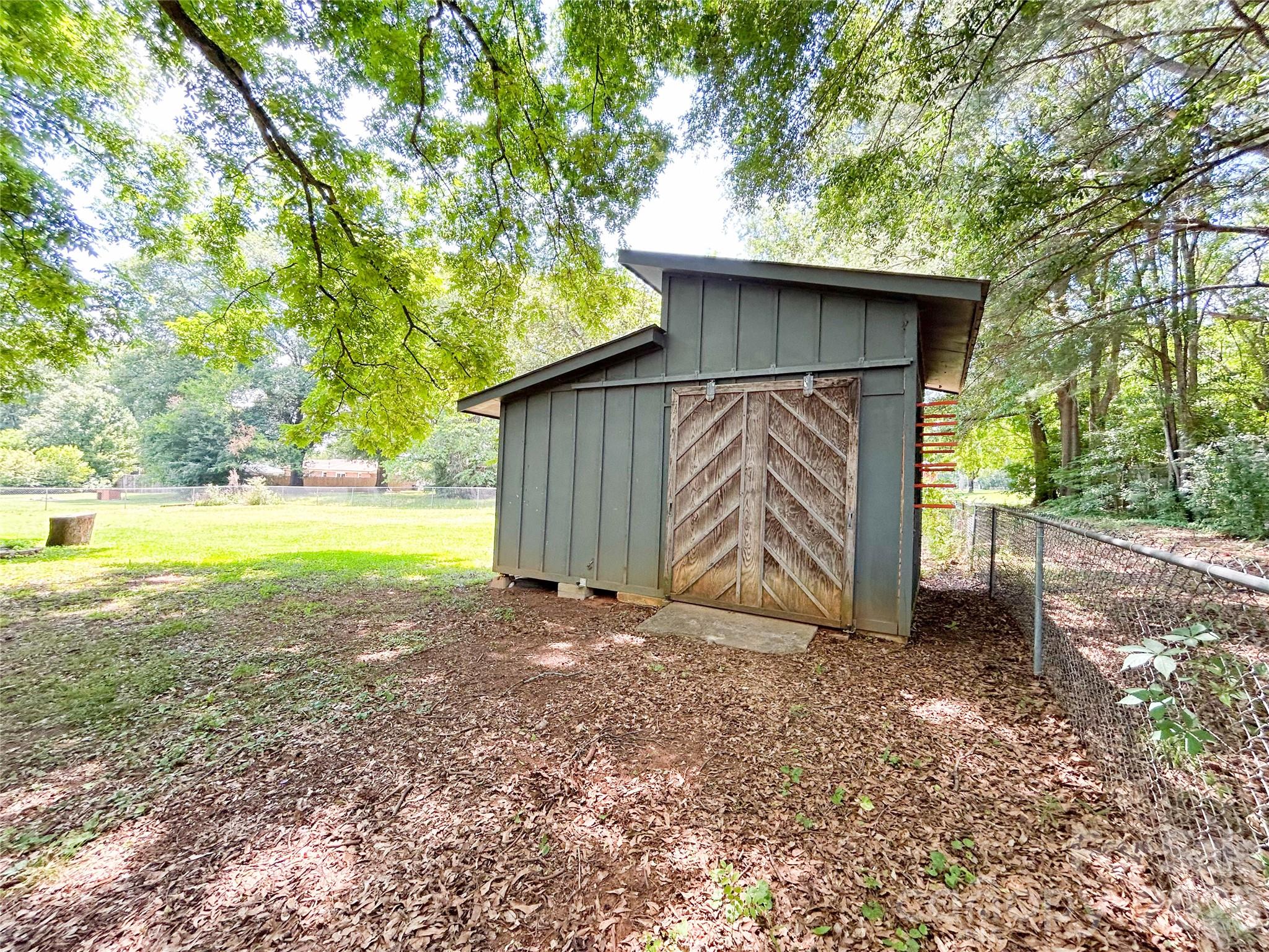 Shed in backyard - 119 Hillcrest Street, Shelby