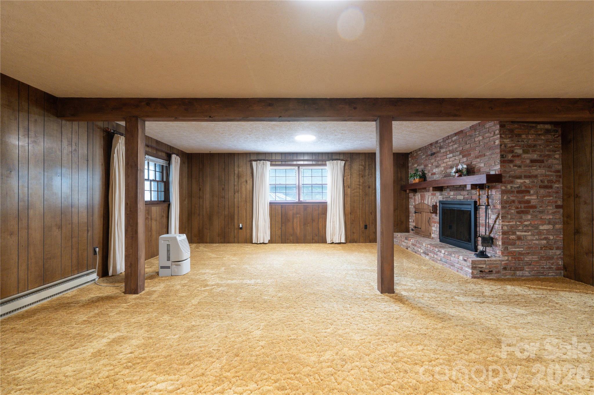 Large family room, game room or anything your heart desires. - 45 Mountain View Avenue, Black Mountain