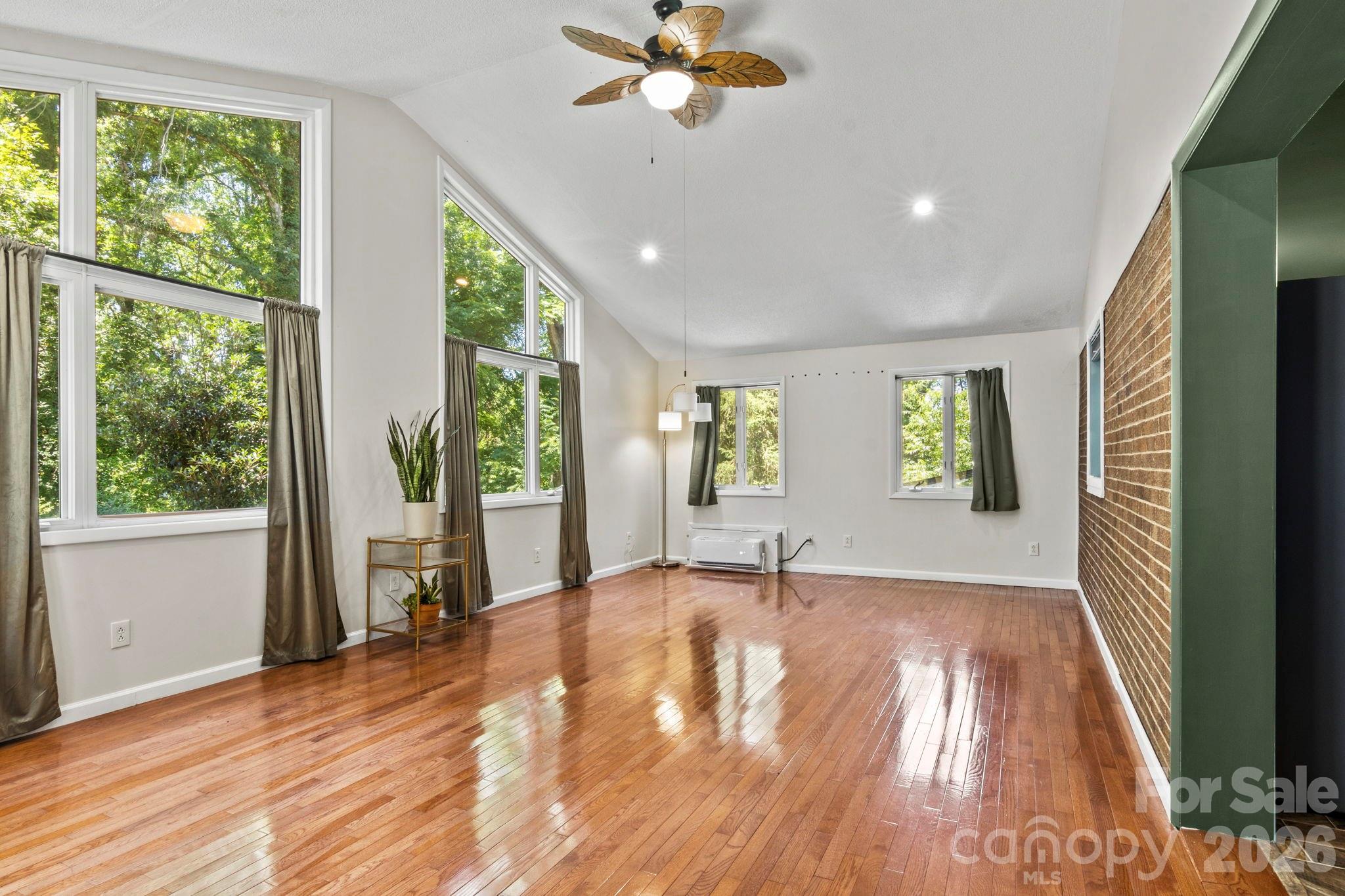 Great Room - 2951 7th Street Drive NE, Hickory