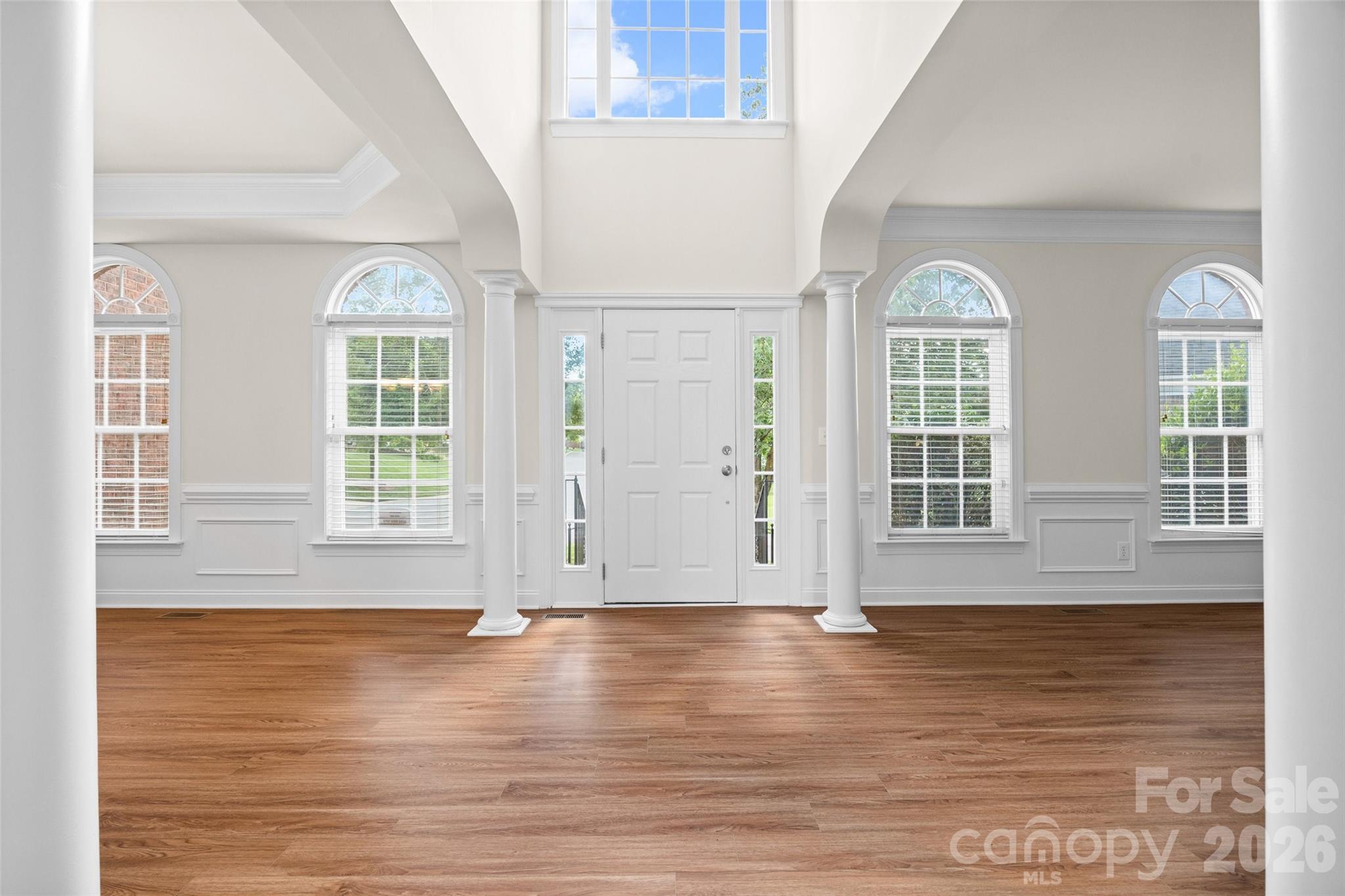Single Family Residence at 8408 Denholme Drive, Waxhaw, photo 4 of 48