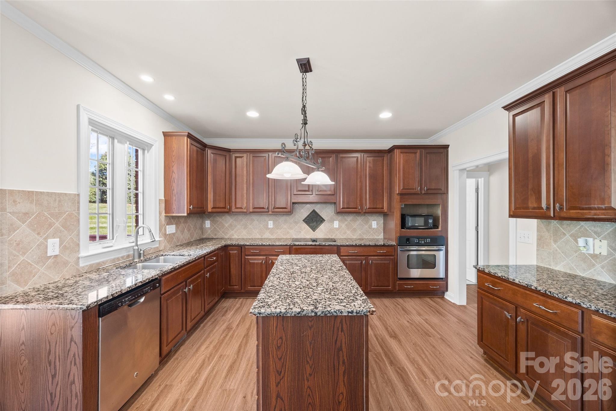 Single Family Residence at 8408 Denholme Drive, Waxhaw, photo 18 of 48