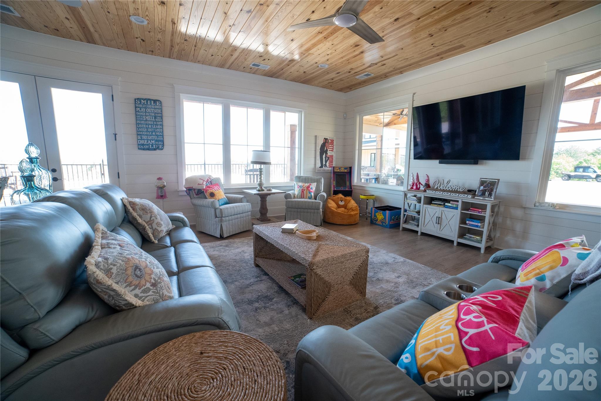 Pool House - 4030 Union Church Road, Peachland