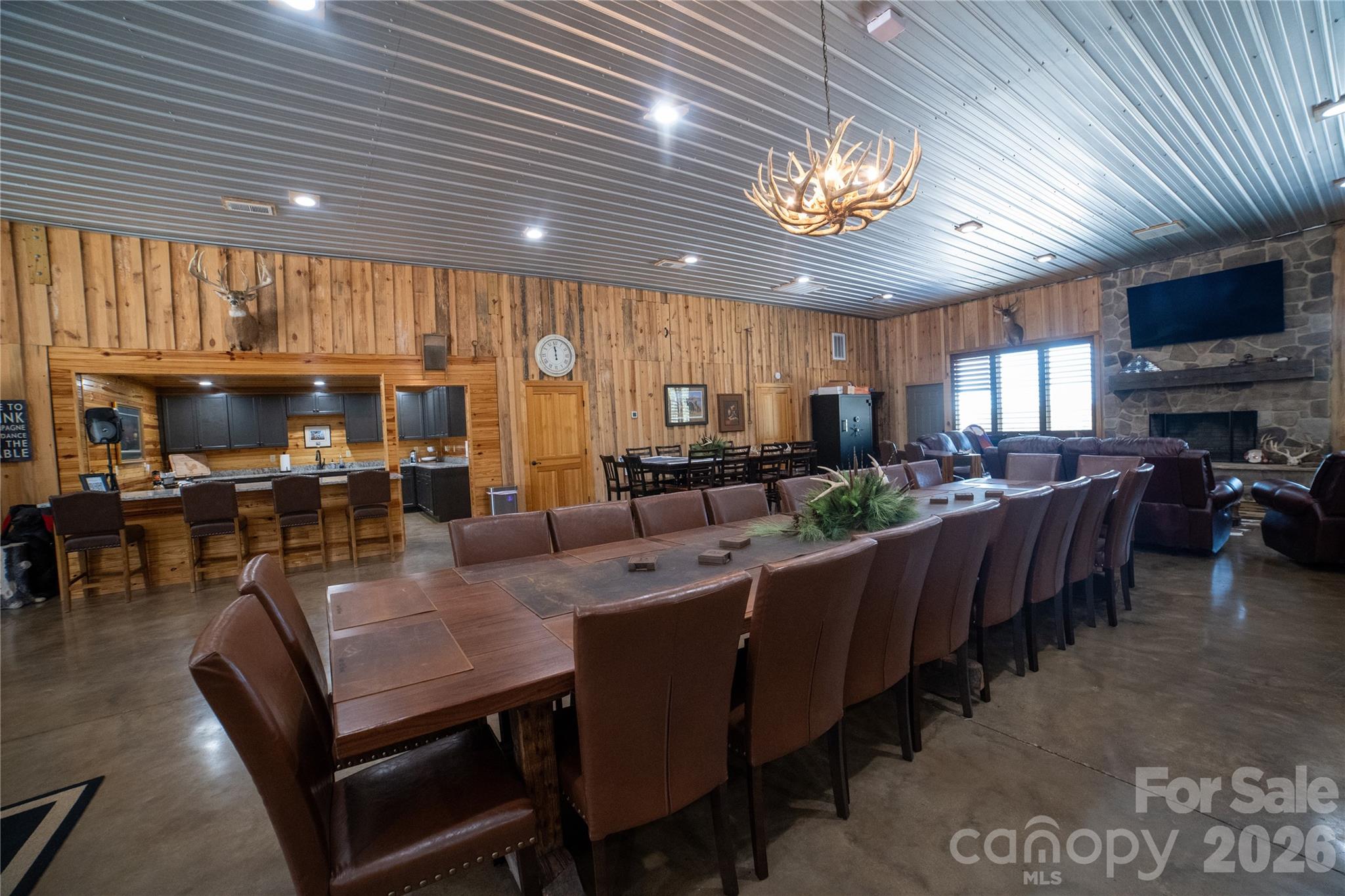 Lodge Dining Room - 4030 Union Church Road, Peachland