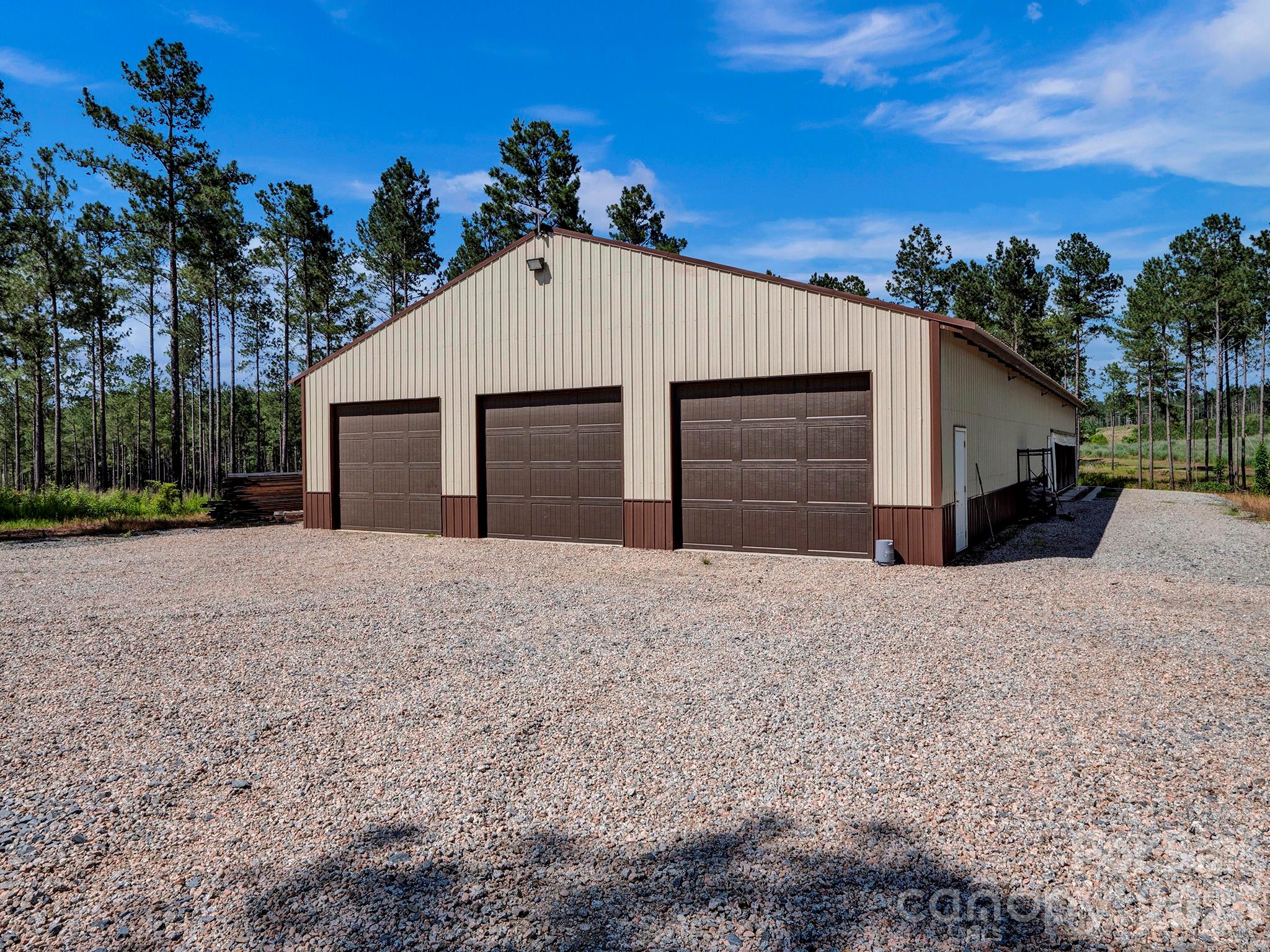 Storage Shed & Dog Kennel - 4030 Union Church Road, Peachland