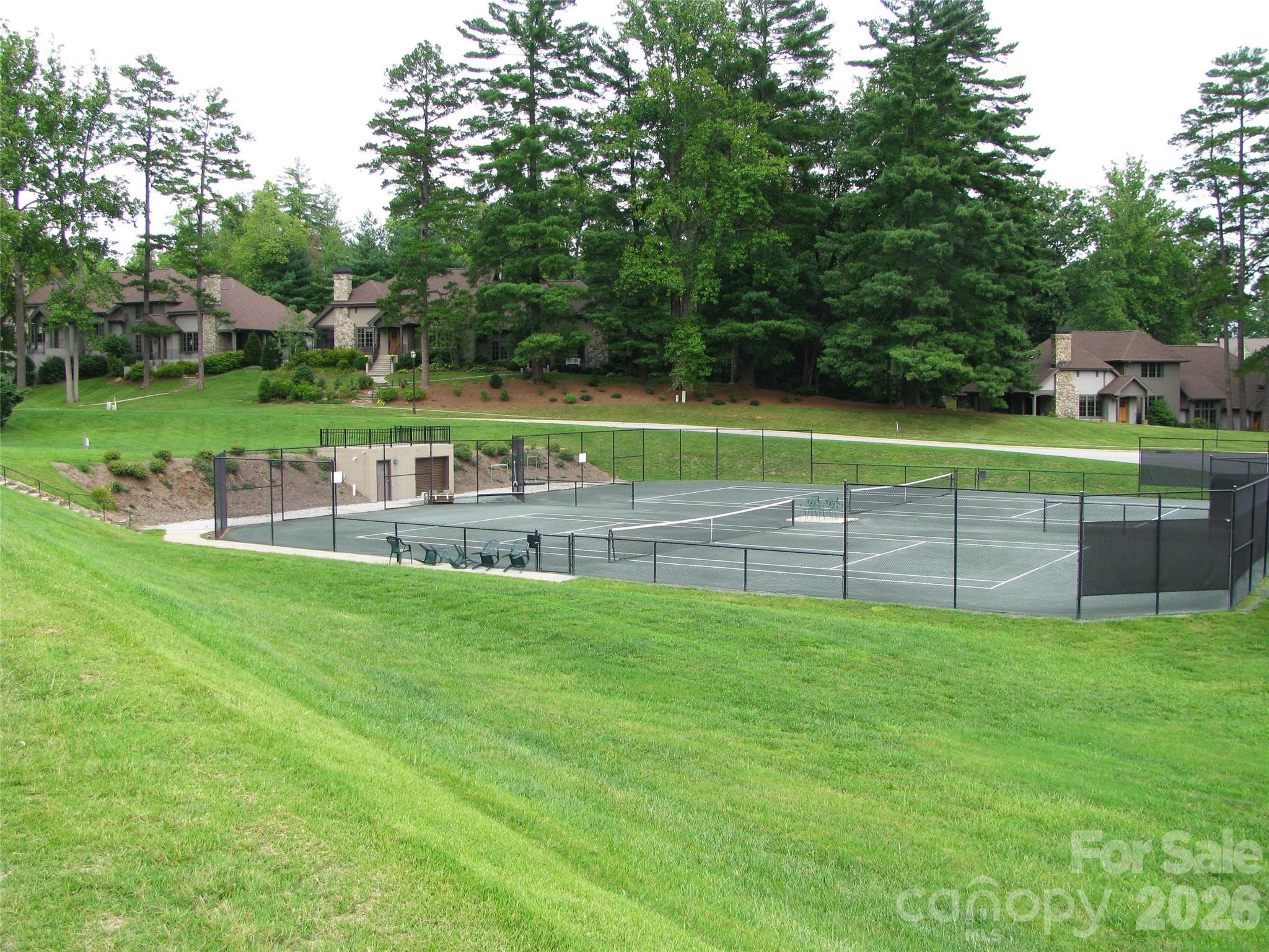 Straus Park Tennis Courts - TBD Trailside Court, Brevard
