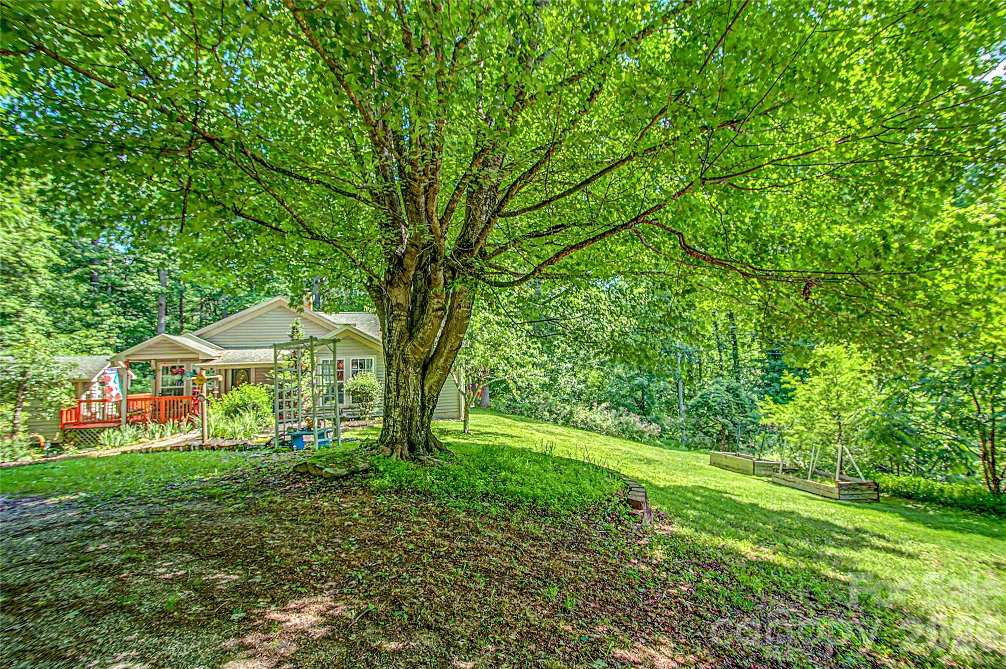 Single Family Residence at 76 Winsome Trail, Hendersonville, photo 2 of 48