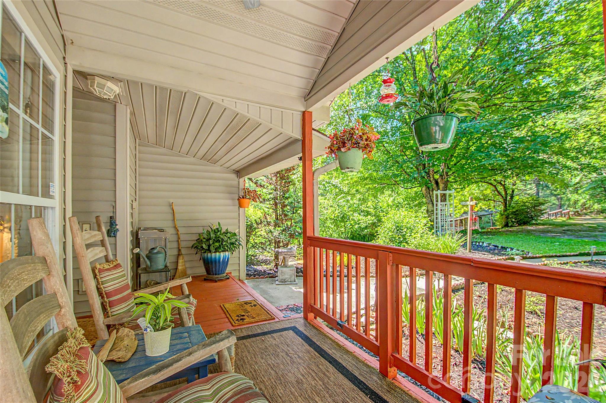 Single Family Residence at 76 Winsome Trail, Hendersonville, photo 9 of 48