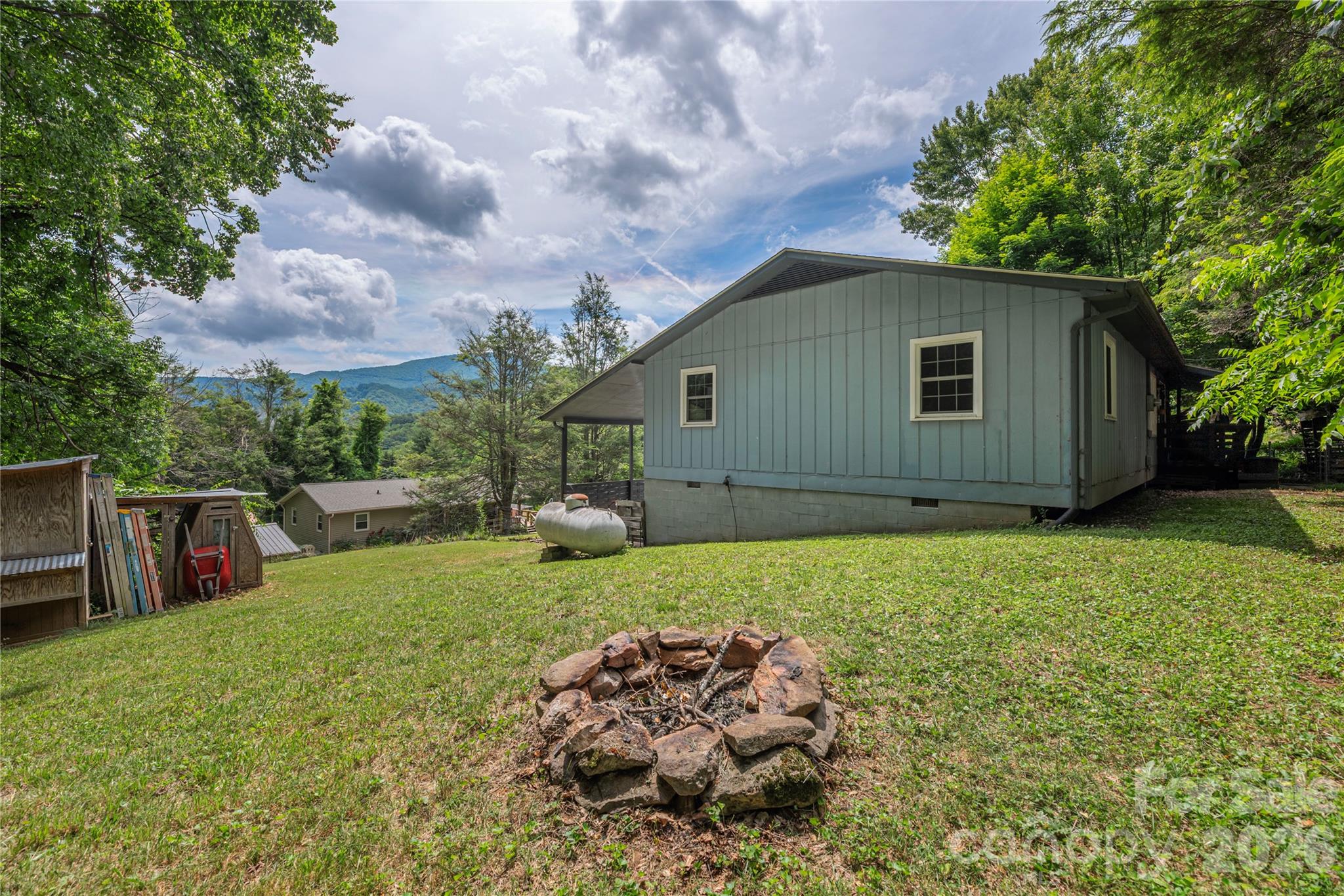 Single Family Residence at 31 Granite Lane, Waynesville, photo 3 of 22