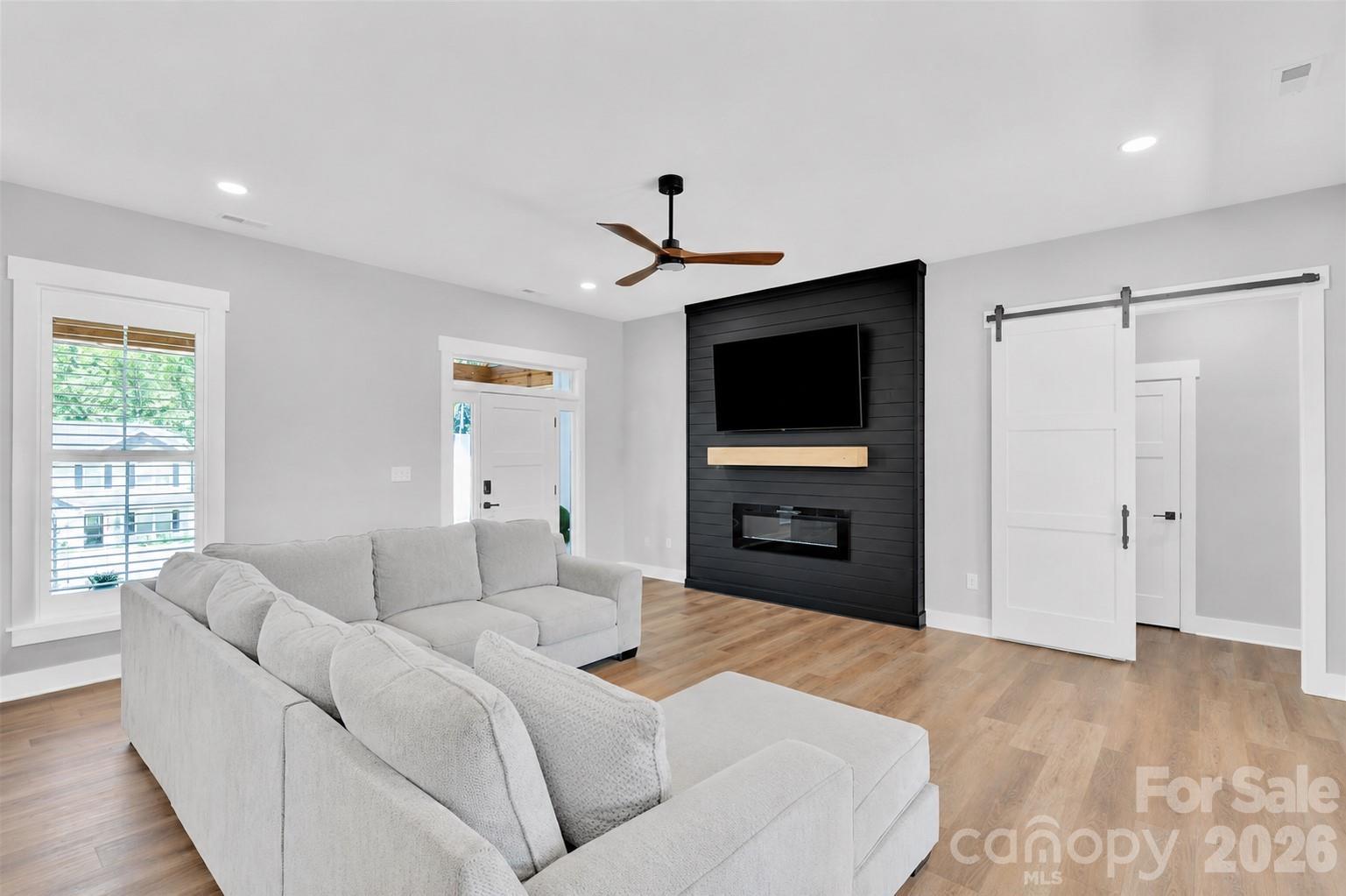 Single Family Residence at 2754 Emperor Street, Claremont, photo 5 of 27