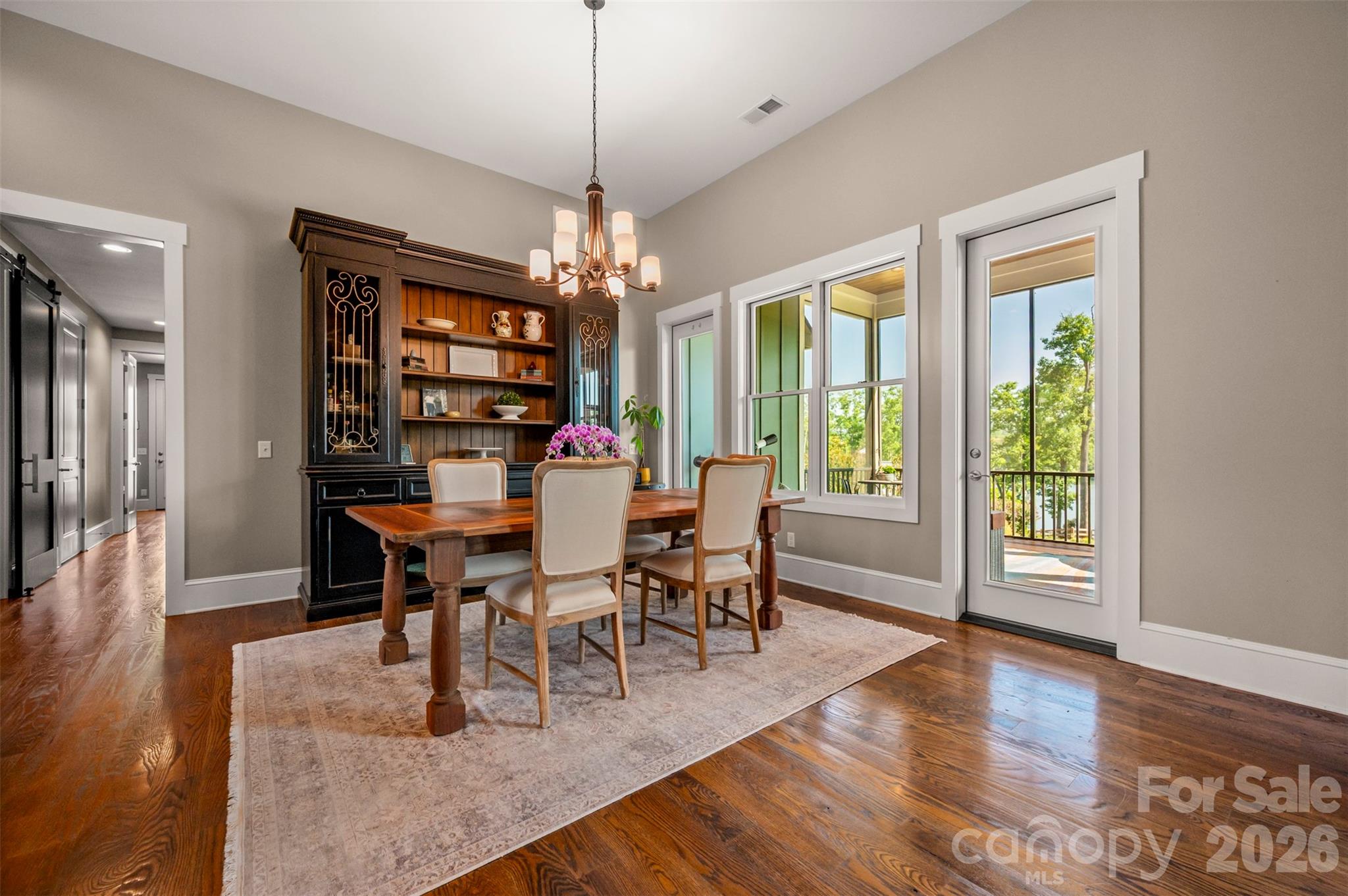 Screened in porch right off the dining/kitchen area - 398 Mapleton Lane, Columbus