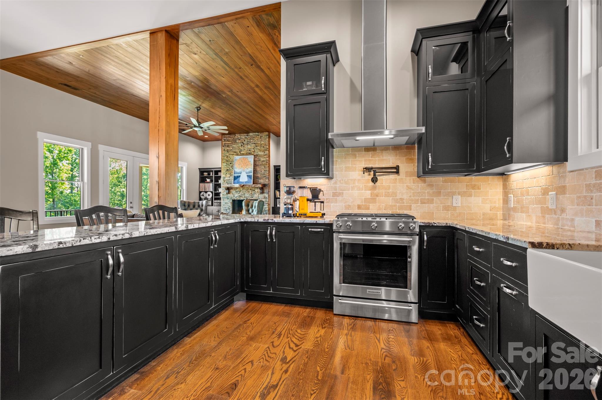 Single Family Residence at 398 Mapleton Lane, Columbus, photo 11 of 48