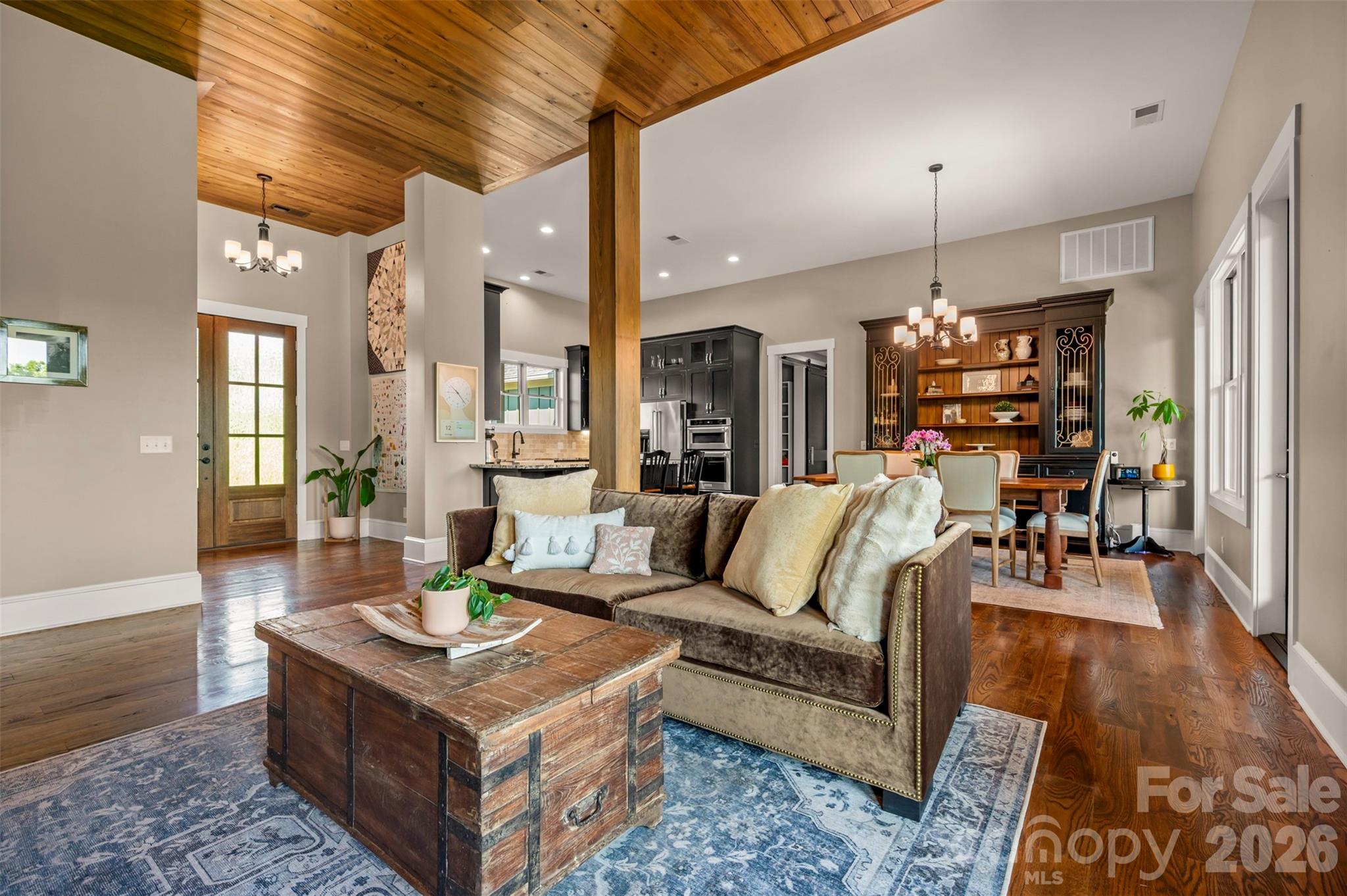 Single Family Residence at 398 Mapleton Lane, Columbus, photo 13 of 48