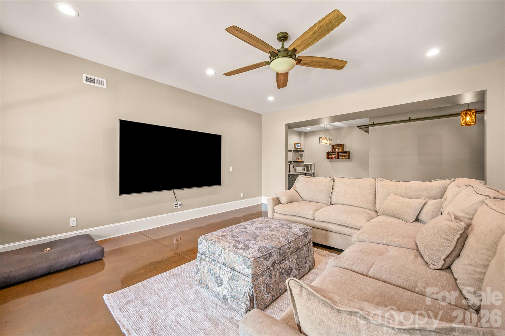 Single Family Residence at 398 Mapleton Lane, Columbus, photo 32 of 48
